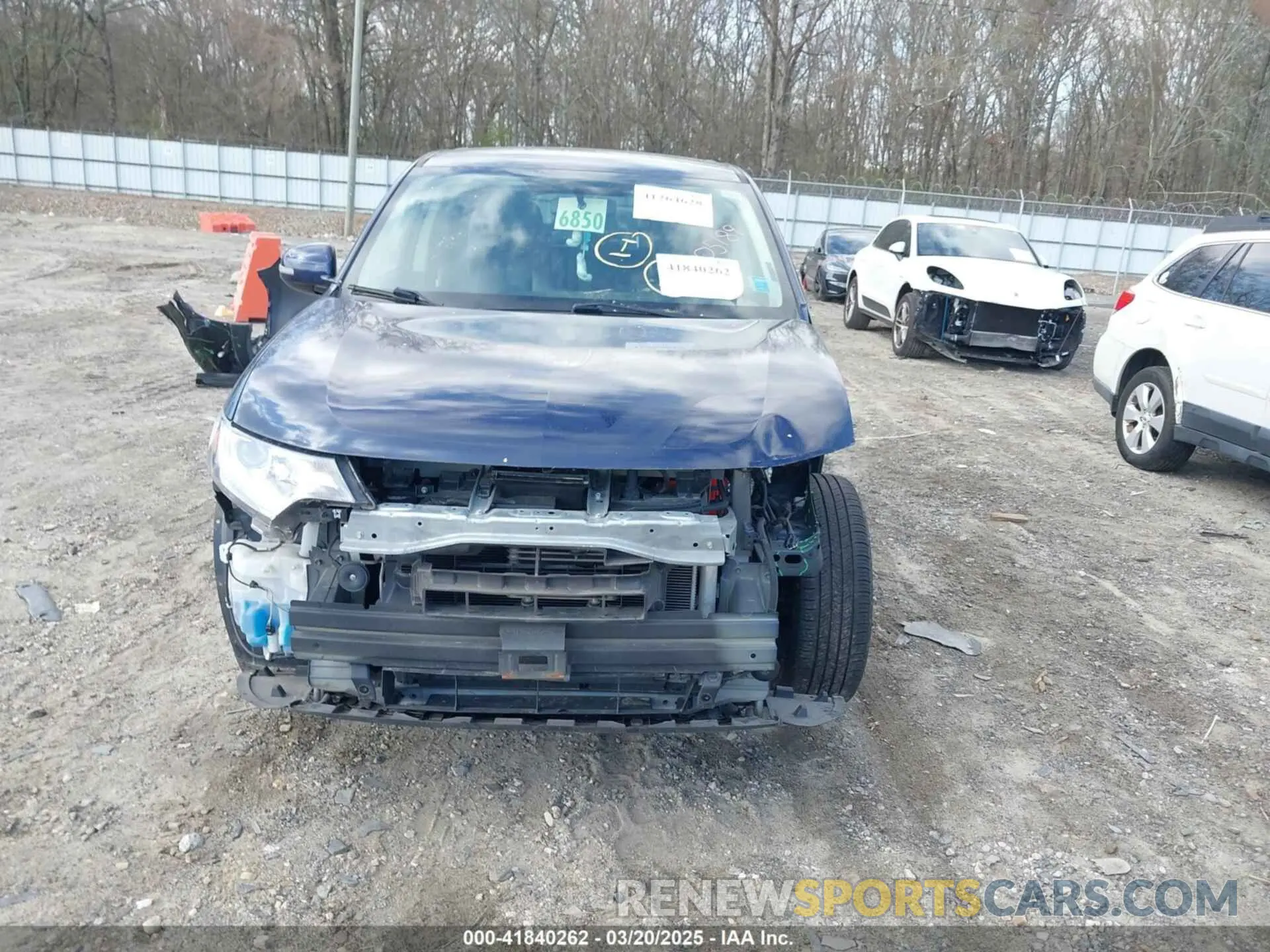 13 Photograph of a damaged car JA4AD3A39KZ005189 MITSUBISHI OUTLANDER 2019