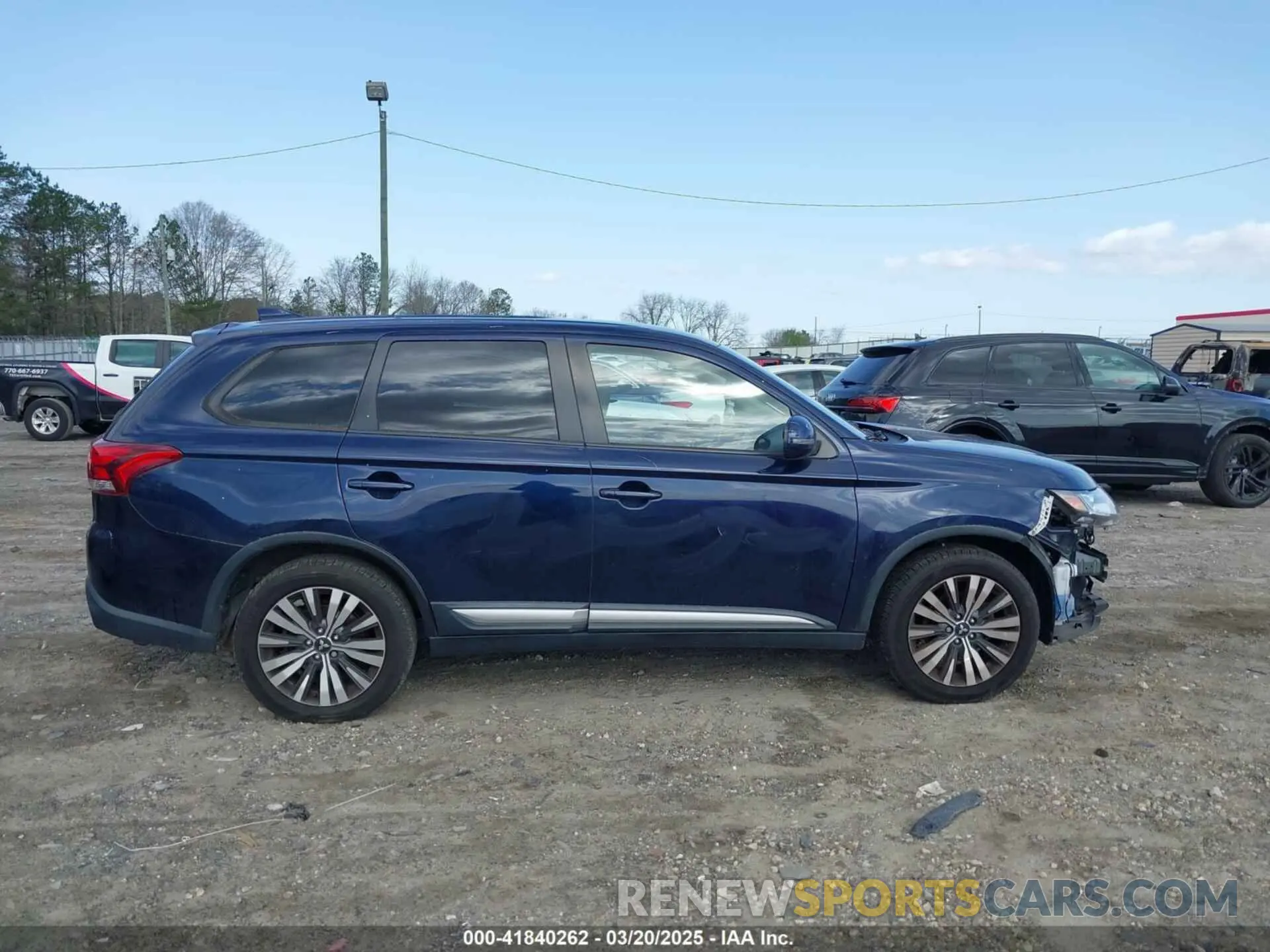 14 Photograph of a damaged car JA4AD3A39KZ005189 MITSUBISHI OUTLANDER 2019