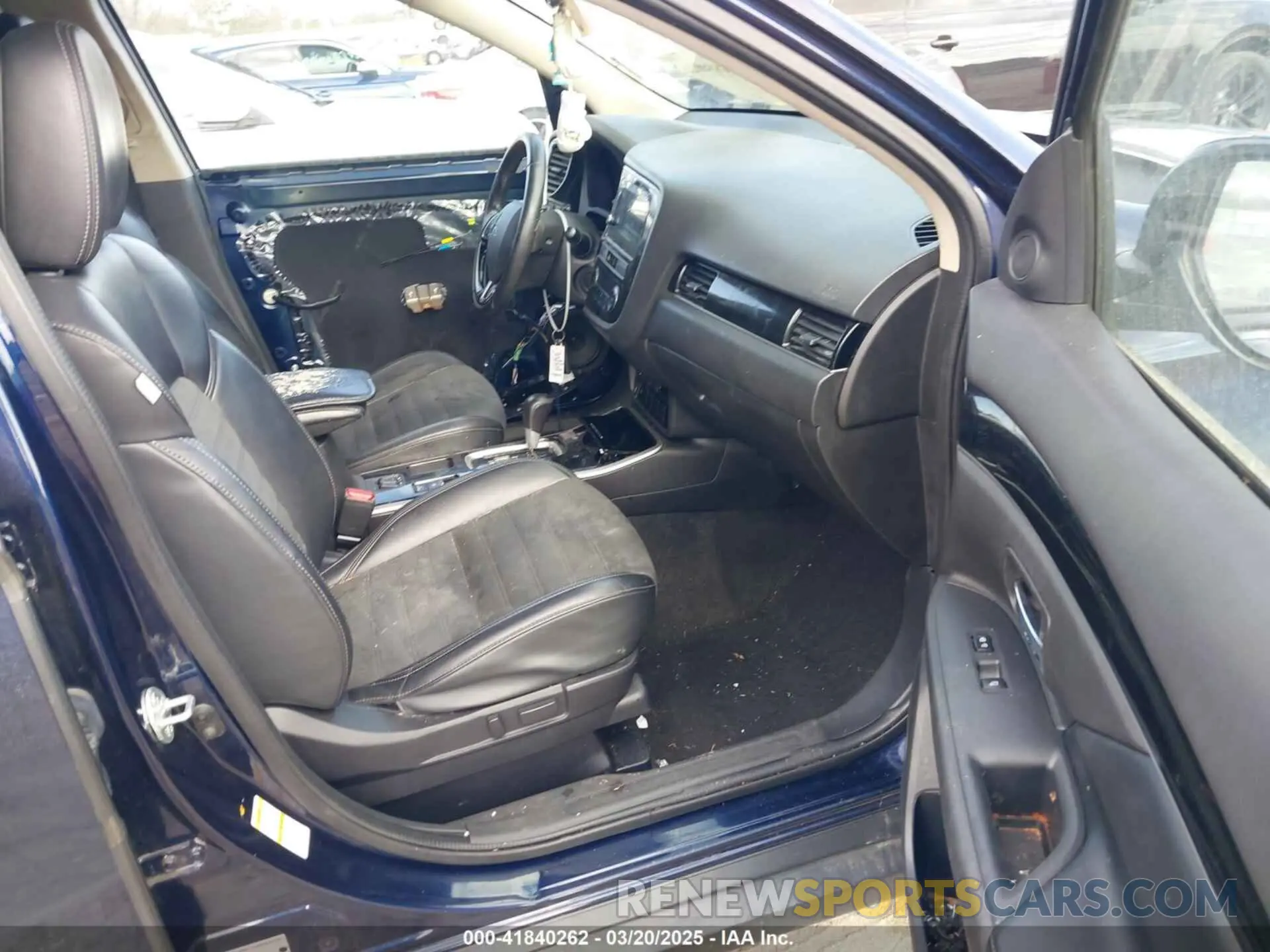 5 Photograph of a damaged car JA4AD3A39KZ005189 MITSUBISHI OUTLANDER 2019