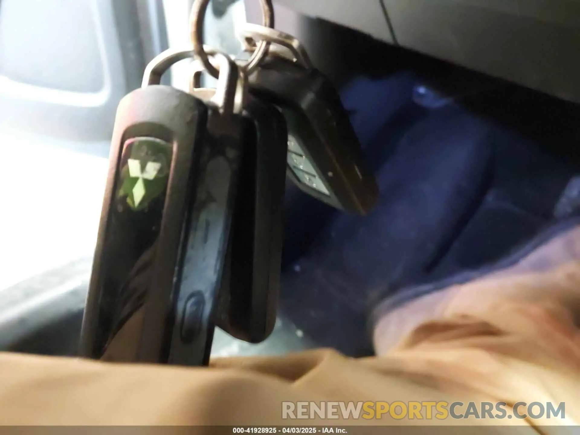 11 Photograph of a damaged car JA4AD3A39KZ005645 MITSUBISHI OUTLANDER 2019