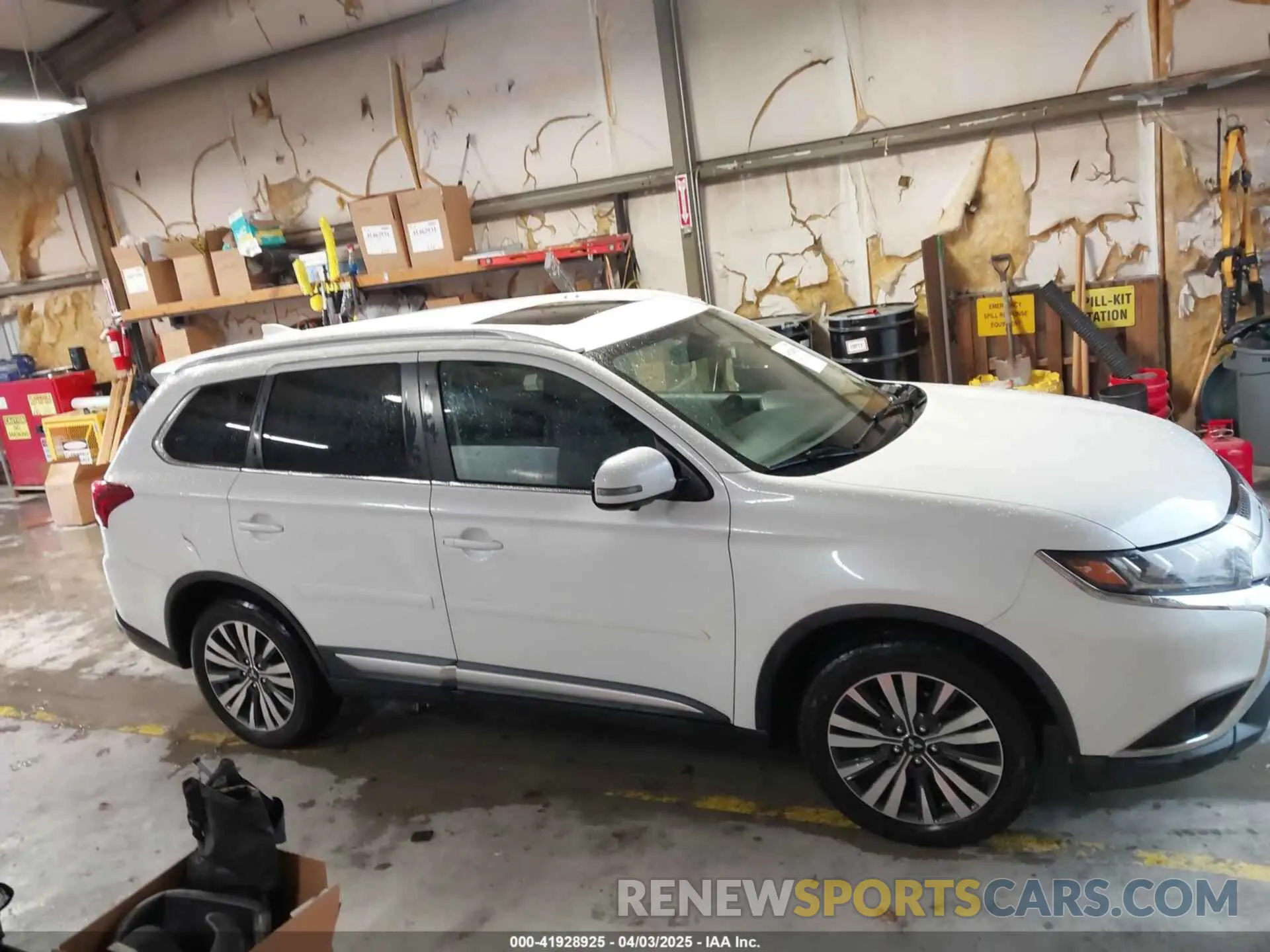 13 Photograph of a damaged car JA4AD3A39KZ005645 MITSUBISHI OUTLANDER 2019