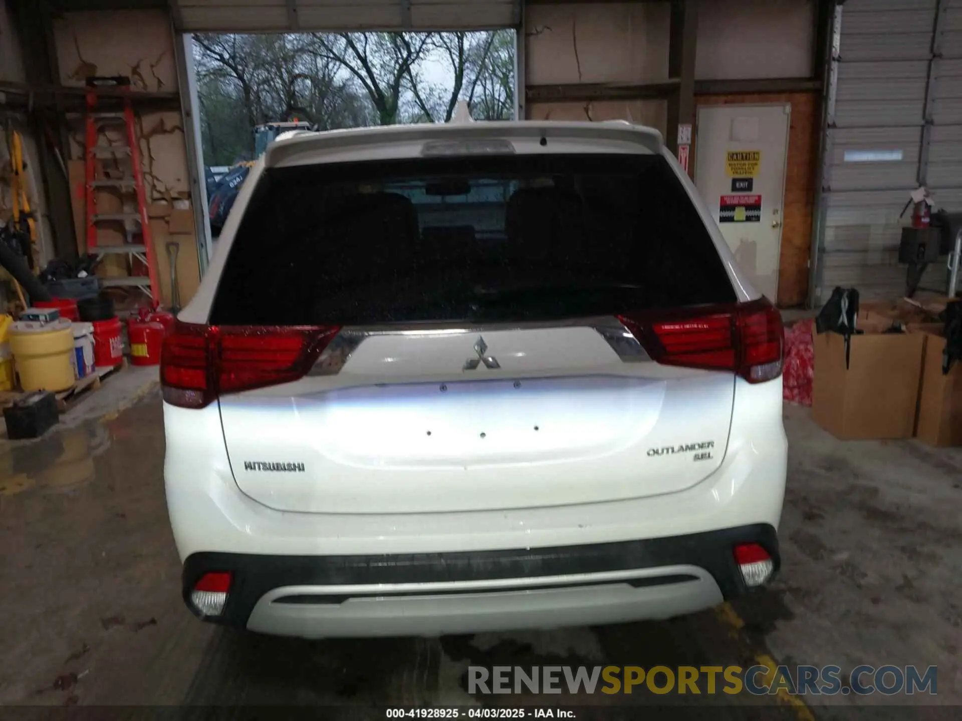 16 Photograph of a damaged car JA4AD3A39KZ005645 MITSUBISHI OUTLANDER 2019