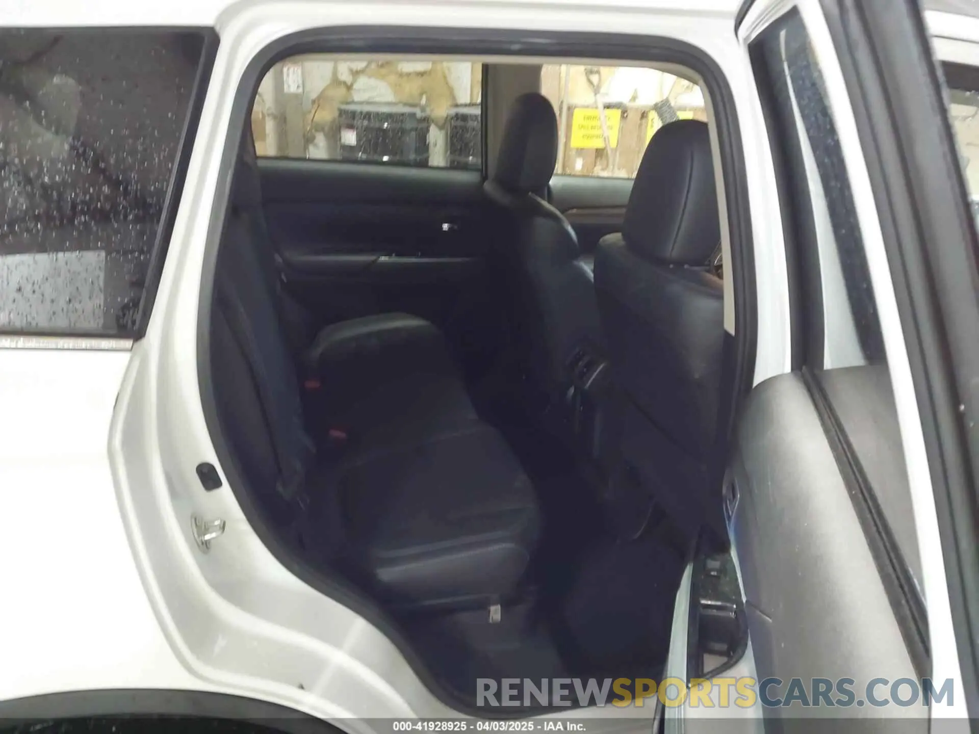 8 Photograph of a damaged car JA4AD3A39KZ005645 MITSUBISHI OUTLANDER 2019