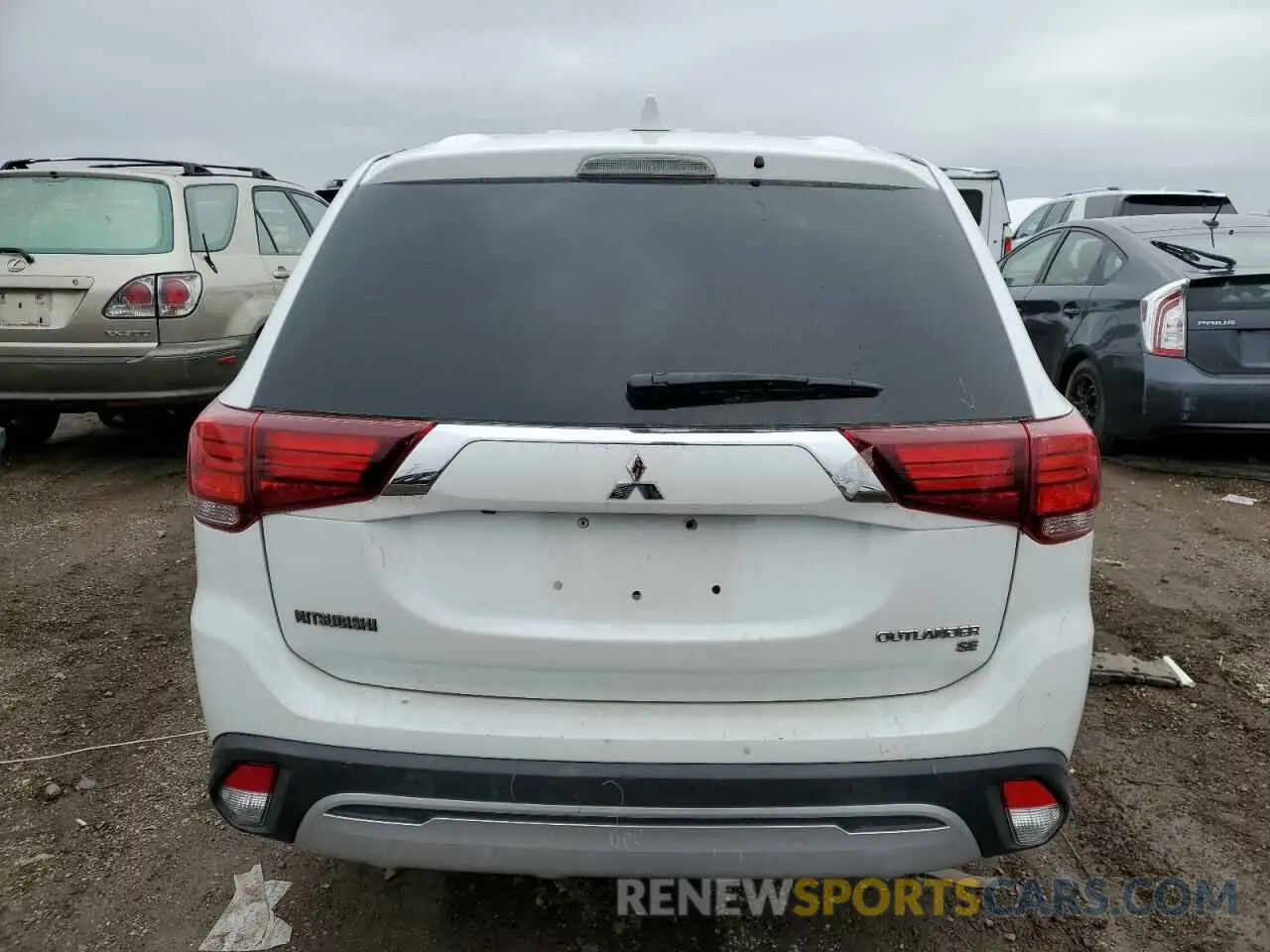 6 Photograph of a damaged car JA4AD3A39KZ007816 MITSUBISHI OUTLANDER 2019
