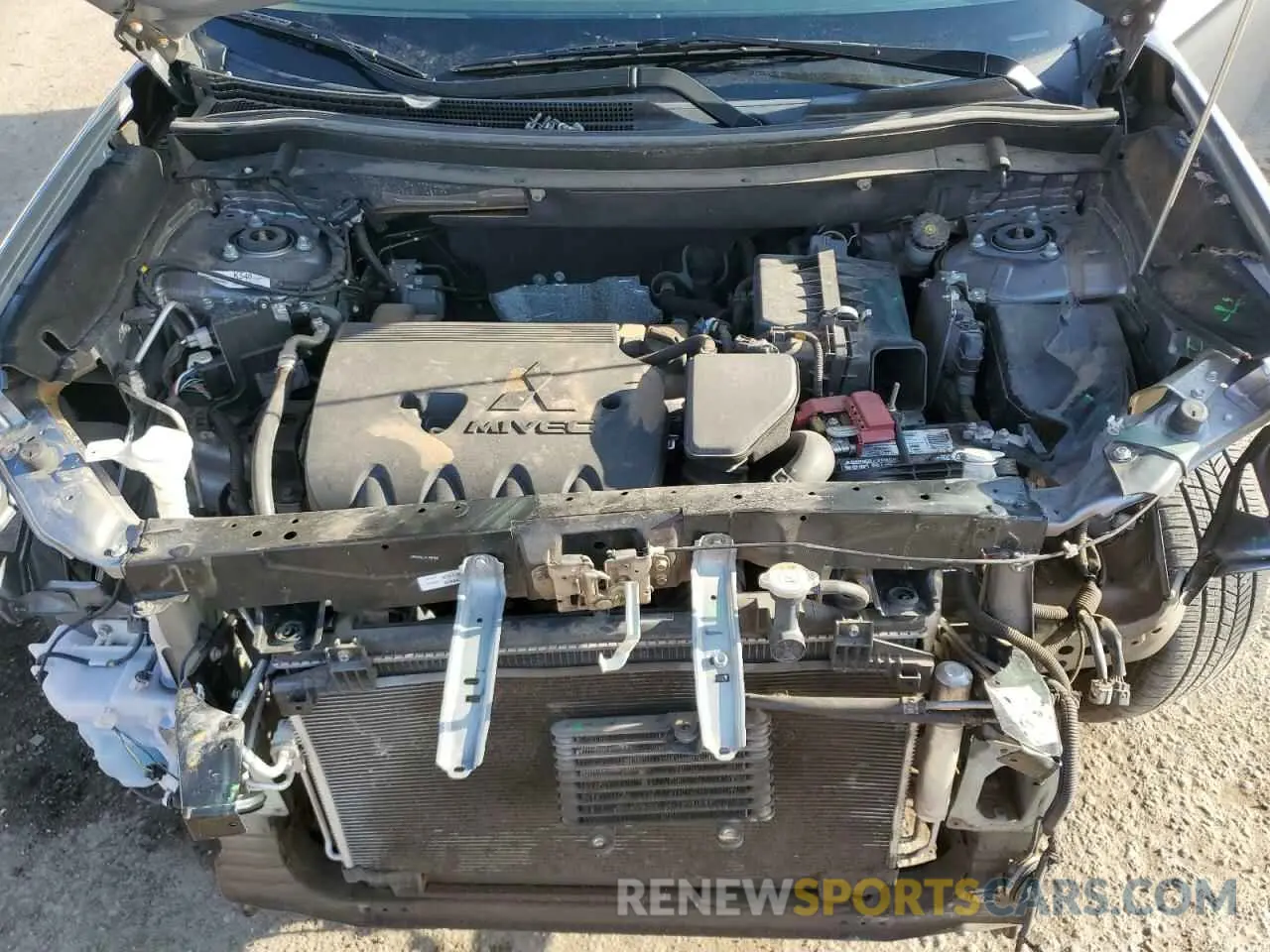 11 Photograph of a damaged car JA4AD3A39KZ008142 MITSUBISHI OUTLANDER 2019