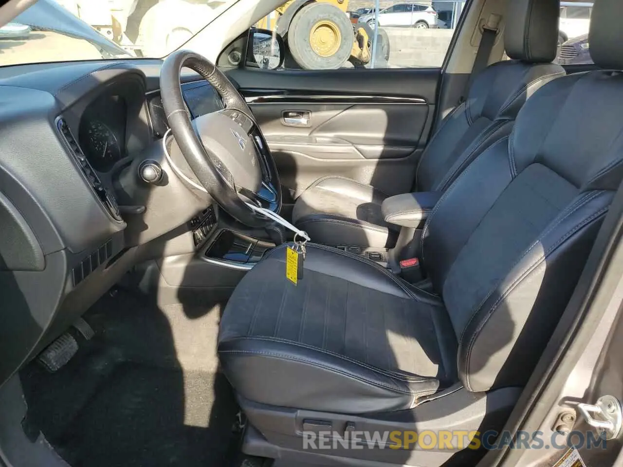7 Photograph of a damaged car JA4AD3A39KZ008142 MITSUBISHI OUTLANDER 2019