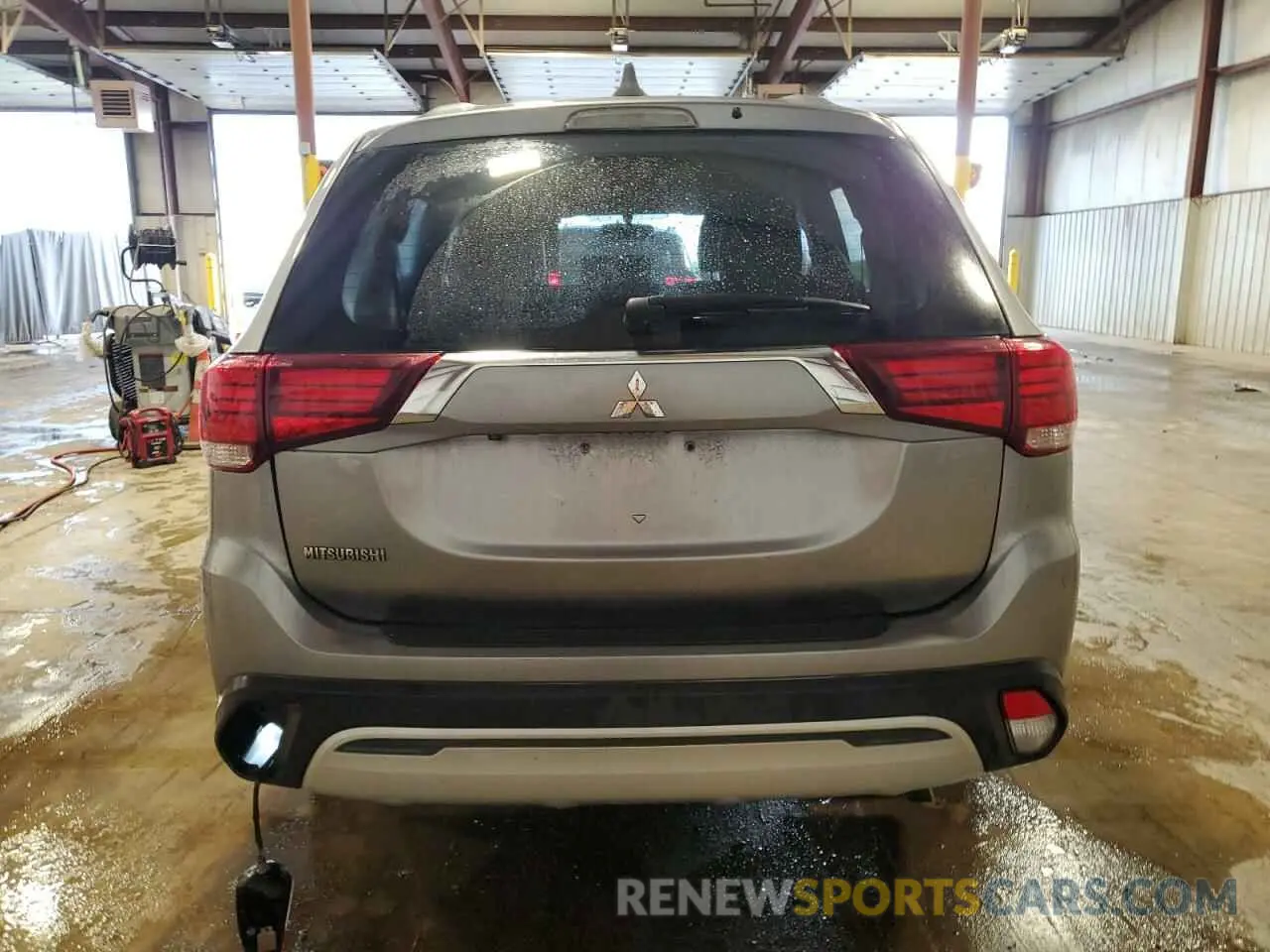 6 Photograph of a damaged car JA4AD3A39KZ008254 MITSUBISHI OUTLANDER 2019