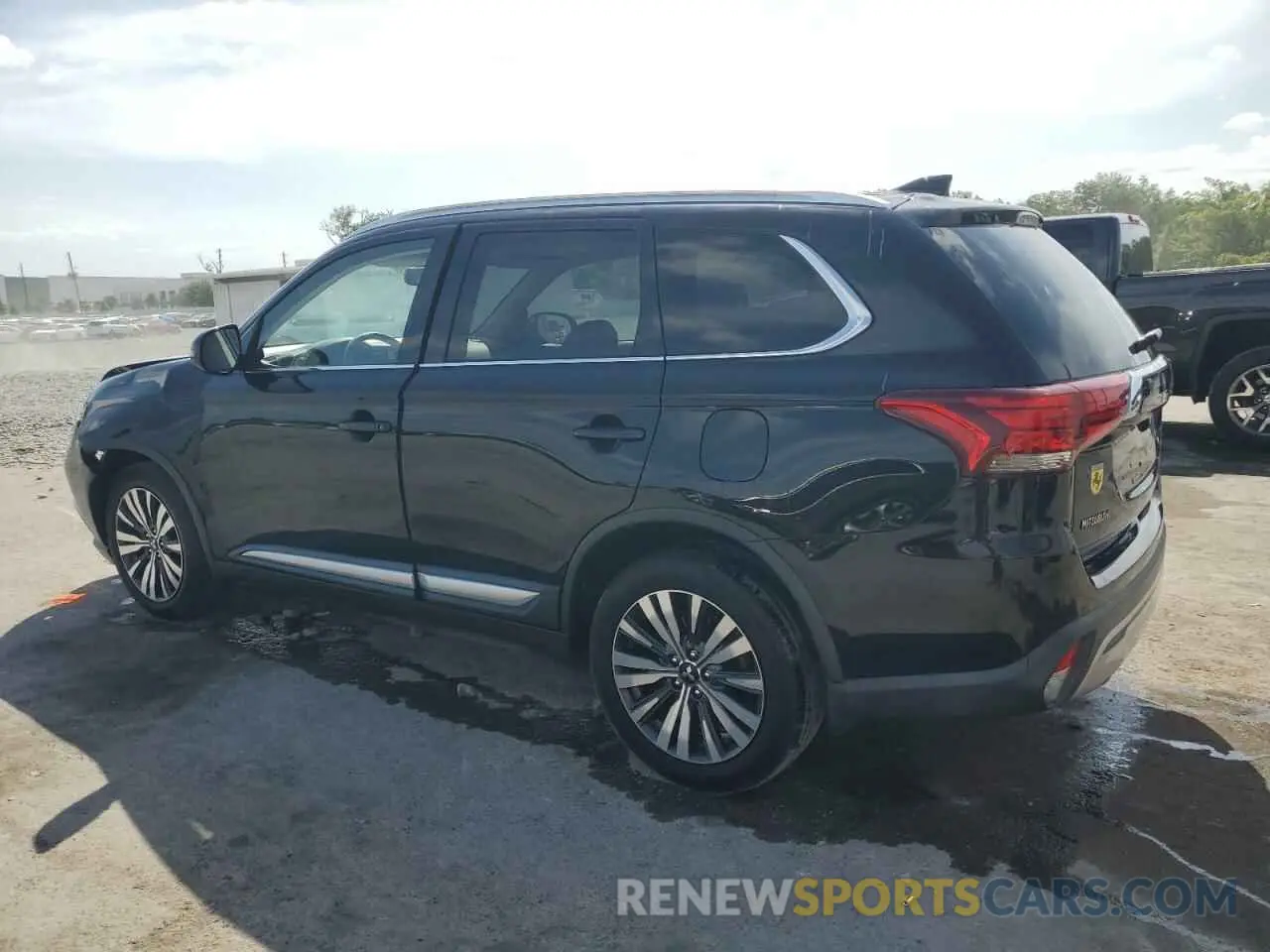 2 Photograph of a damaged car JA4AD3A39KZ017259 MITSUBISHI OUTLANDER 2019