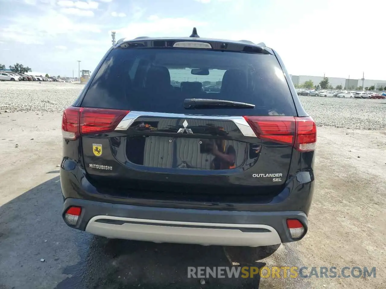 6 Photograph of a damaged car JA4AD3A39KZ017259 MITSUBISHI OUTLANDER 2019