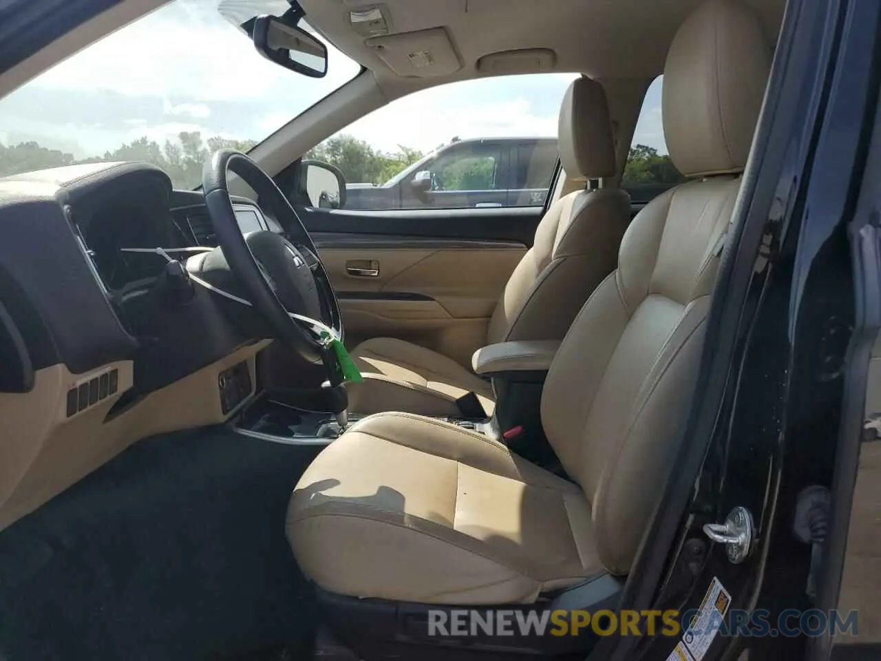 7 Photograph of a damaged car JA4AD3A39KZ017259 MITSUBISHI OUTLANDER 2019