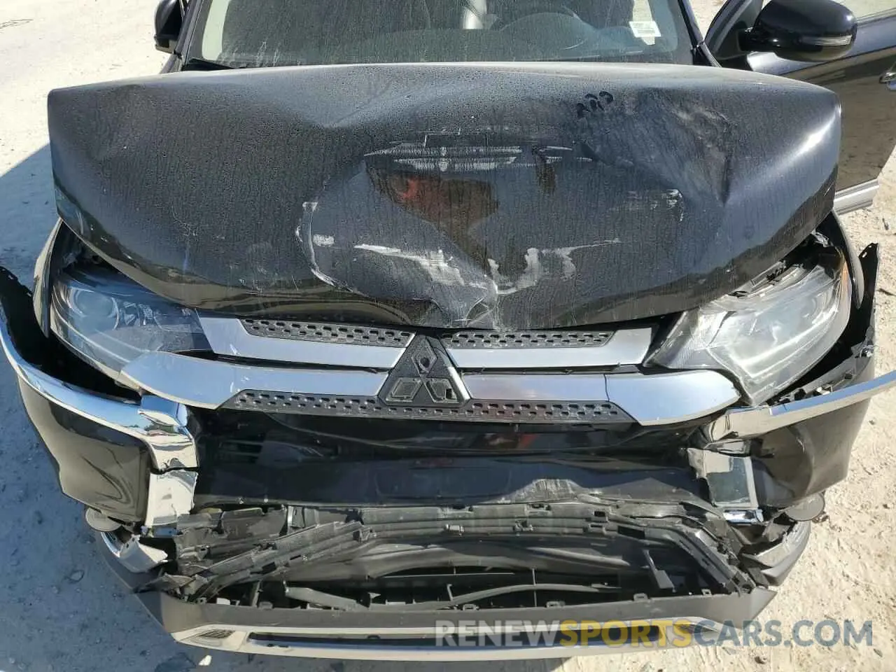 13 Photograph of a damaged car JA4AD3A39KZ019951 MITSUBISHI OUTLANDER 2019