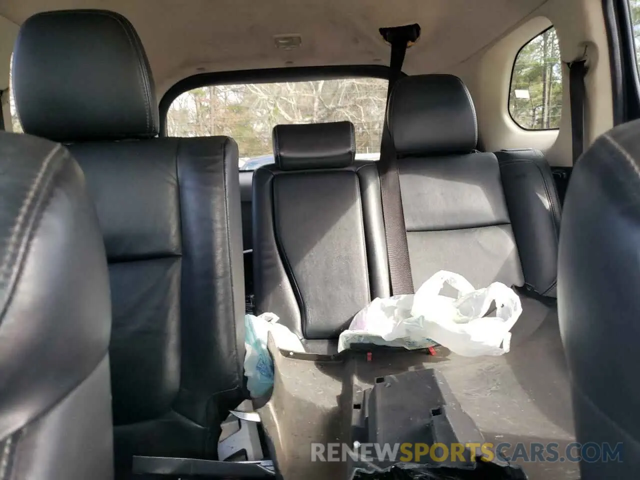 10 Photograph of a damaged car JA4AD3A39KZ027323 MITSUBISHI OUTLANDER 2019