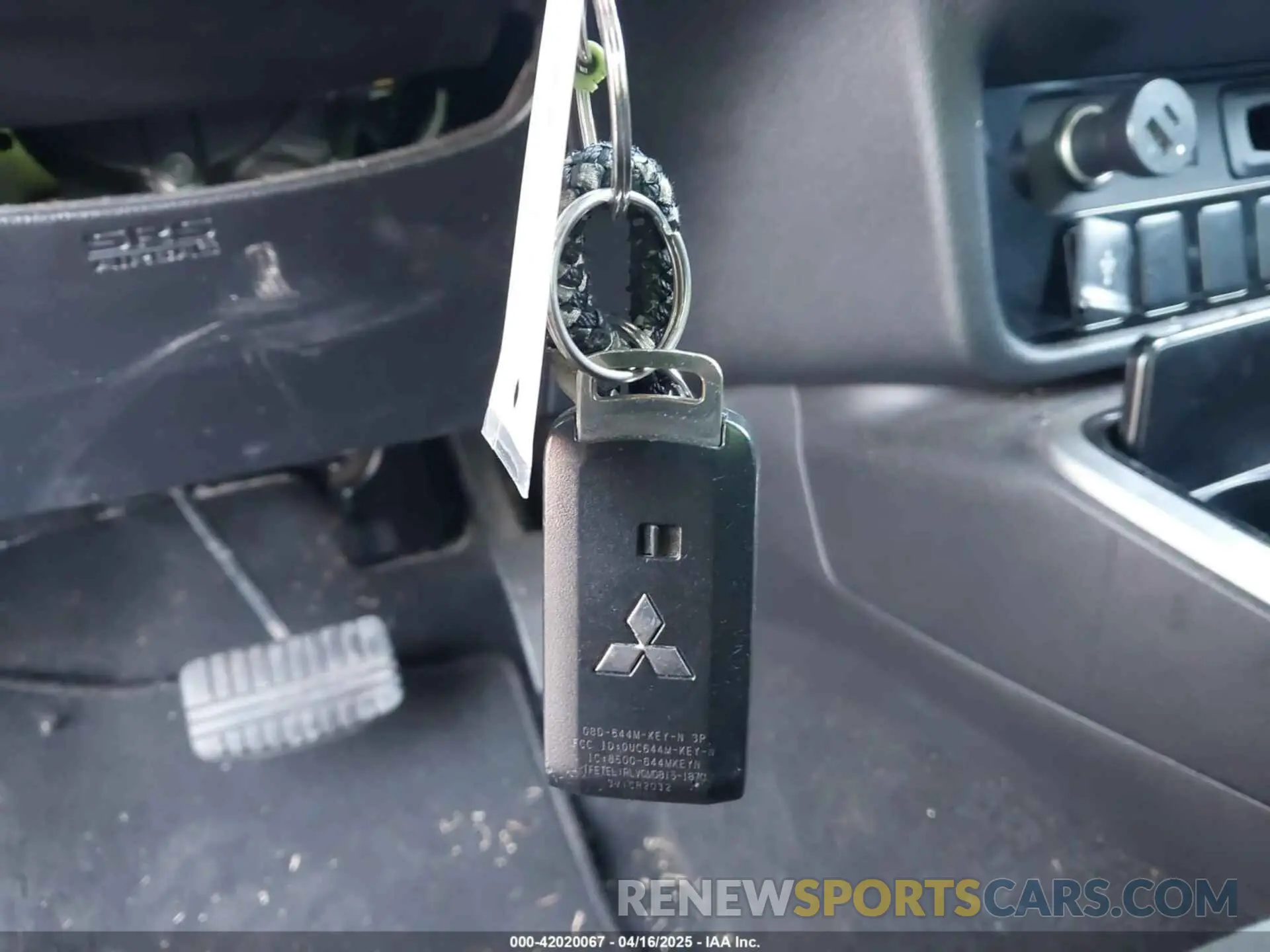 11 Photograph of a damaged car JA4AD3A3XKJ001960 MITSUBISHI OUTLANDER 2019