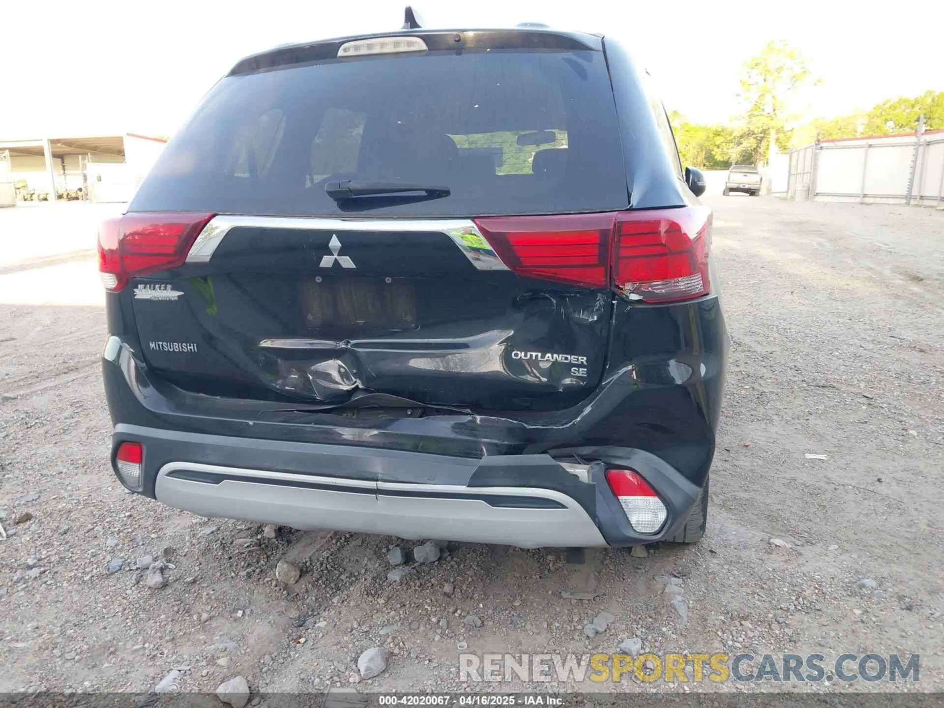6 Photograph of a damaged car JA4AD3A3XKJ001960 MITSUBISHI OUTLANDER 2019