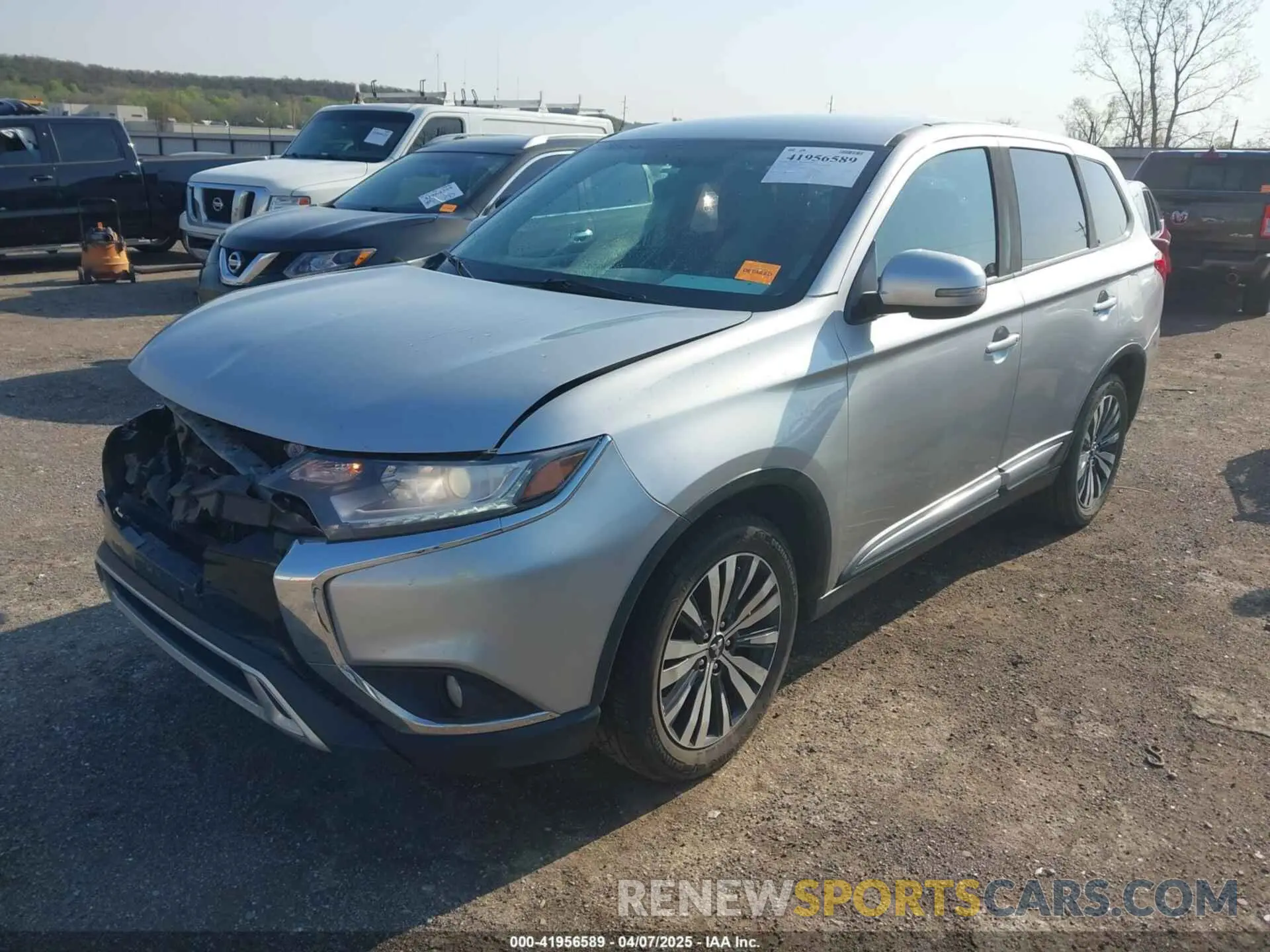 2 Photograph of a damaged car JA4AD3A3XKZ033759 MITSUBISHI OUTLANDER 2019