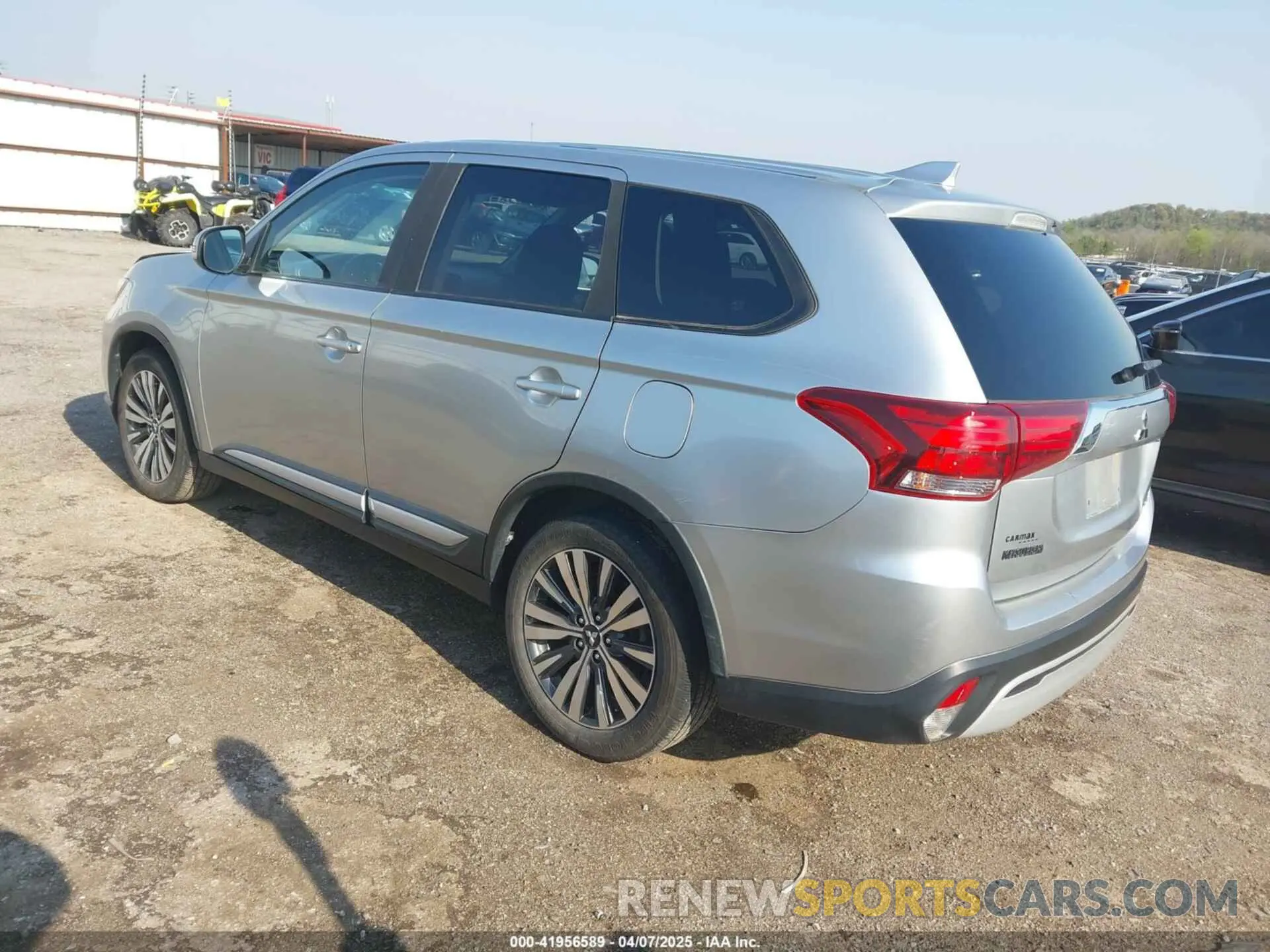 3 Photograph of a damaged car JA4AD3A3XKZ033759 MITSUBISHI OUTLANDER 2019
