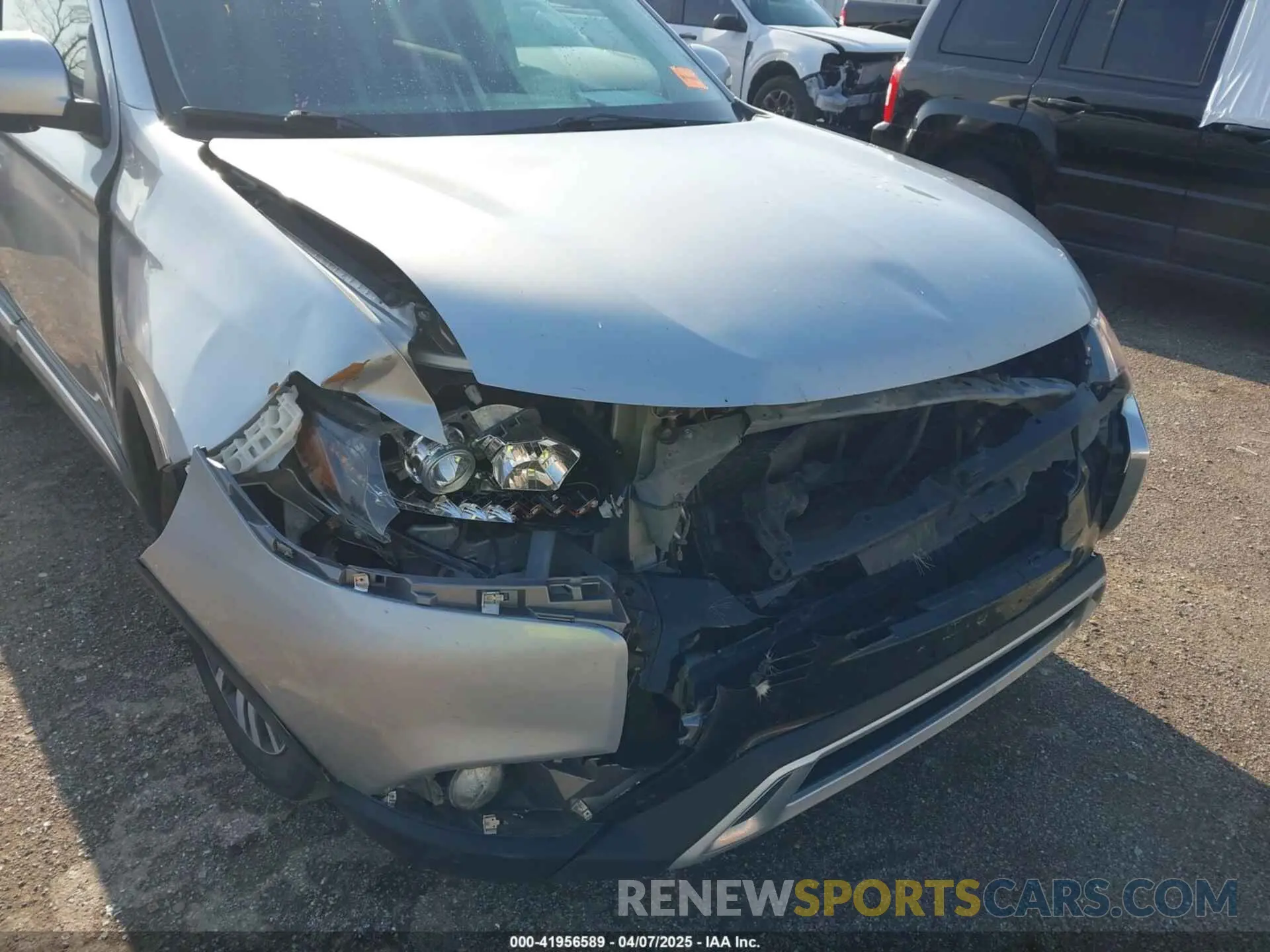 6 Photograph of a damaged car JA4AD3A3XKZ033759 MITSUBISHI OUTLANDER 2019