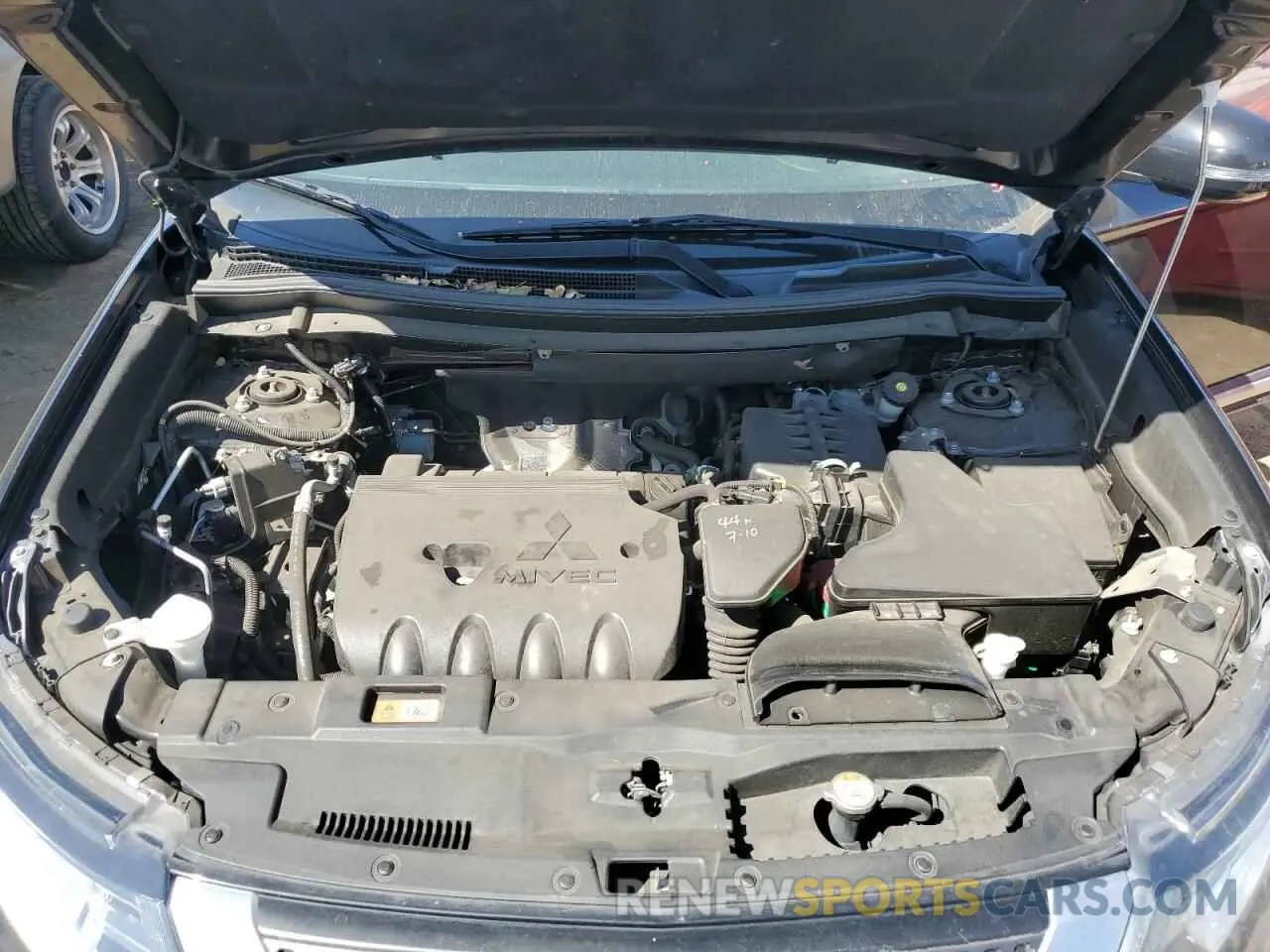 11 Photograph of a damaged car JA4AD3A3XKZ043269 MITSUBISHI OUTLANDER 2019