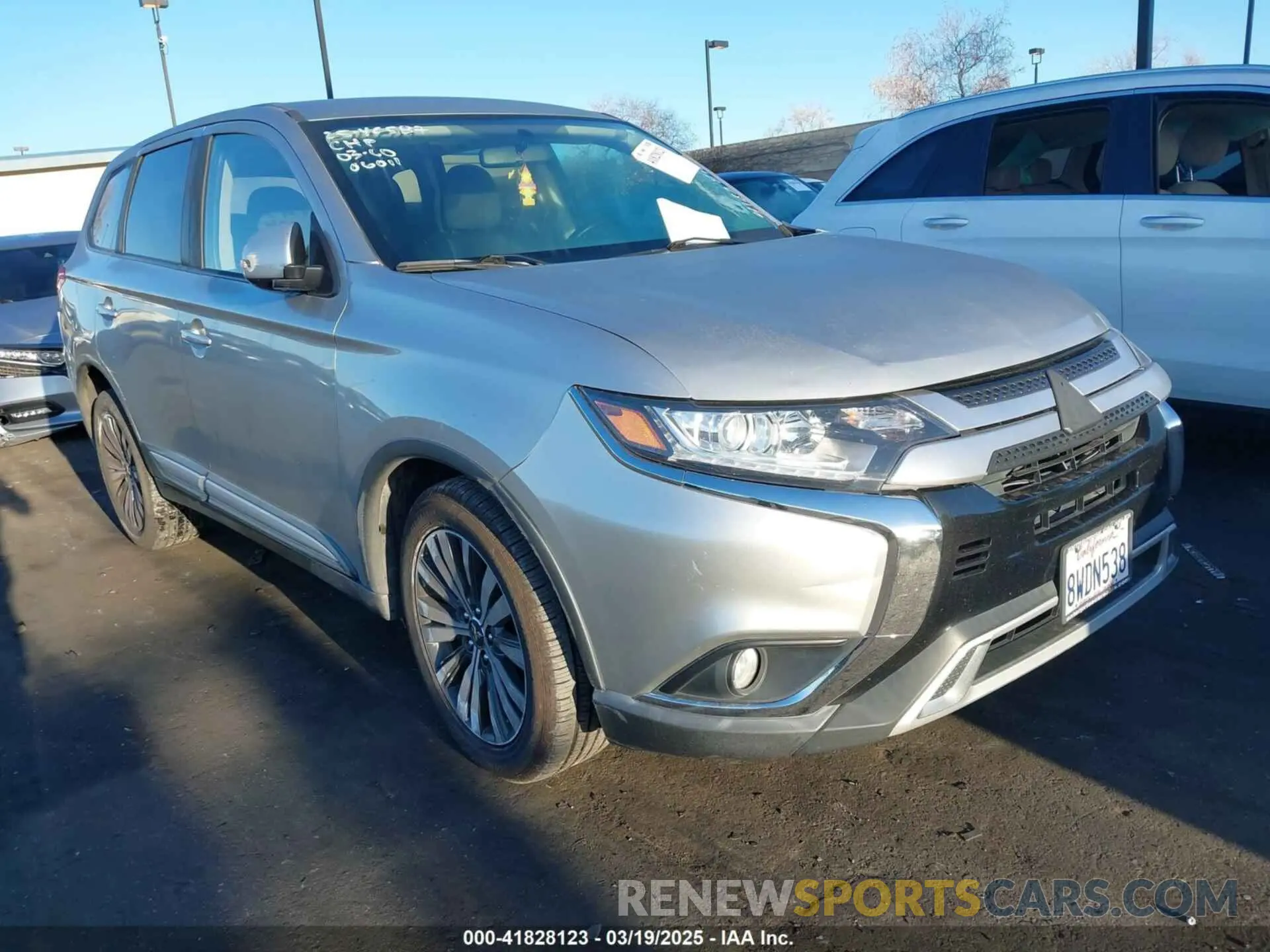 1 Photograph of a damaged car JA4AD3A3XKZ046463 MITSUBISHI OUTLANDER 2019
