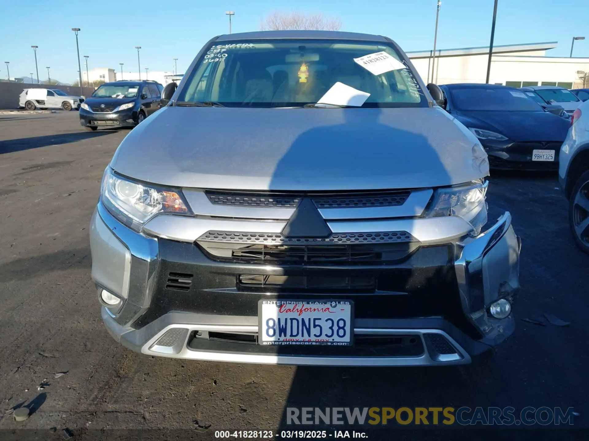 12 Photograph of a damaged car JA4AD3A3XKZ046463 MITSUBISHI OUTLANDER 2019