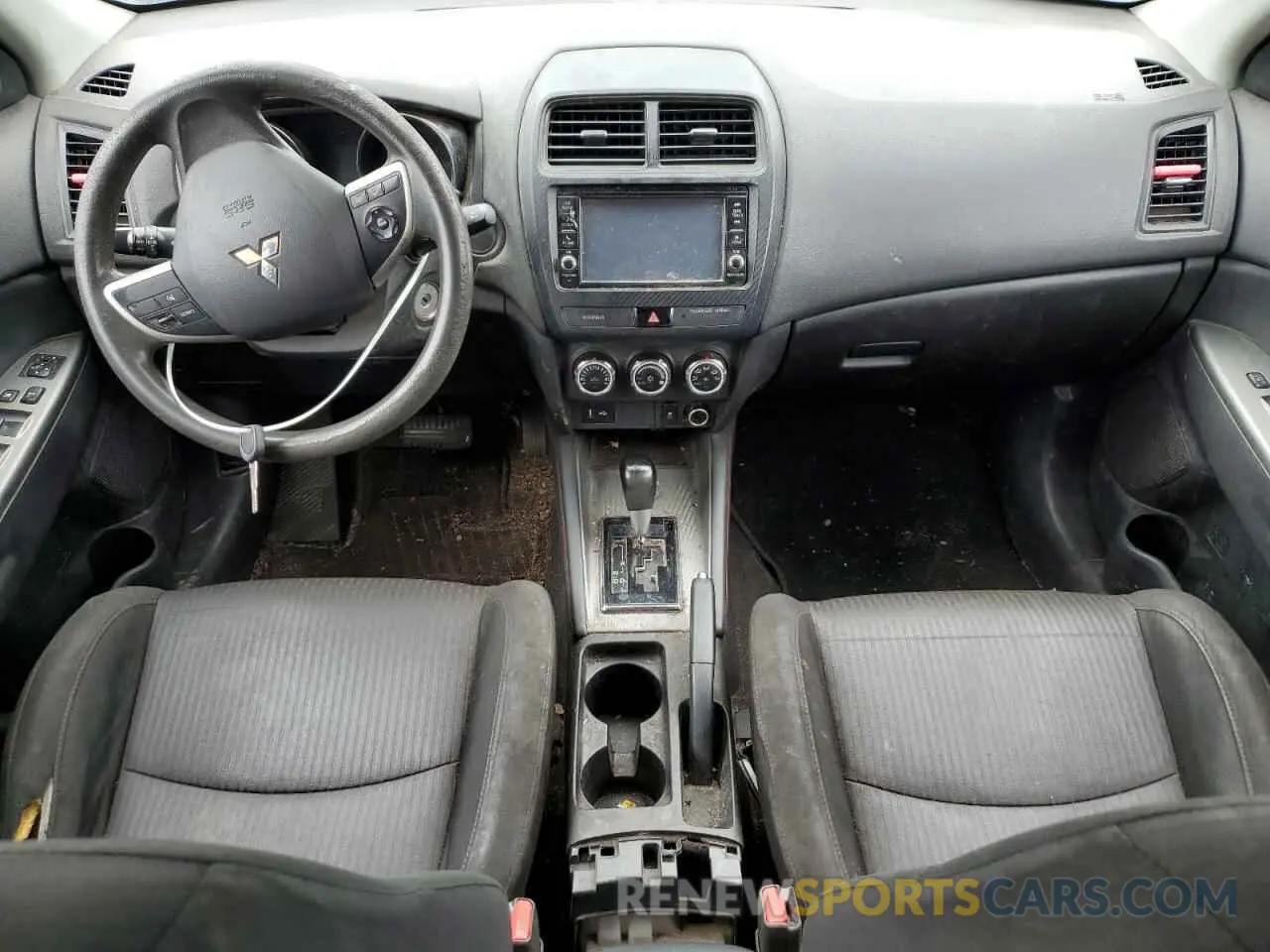 8 Photograph of a damaged car JA4AP3AU0KU017552 MITSUBISHI OUTLANDER 2019