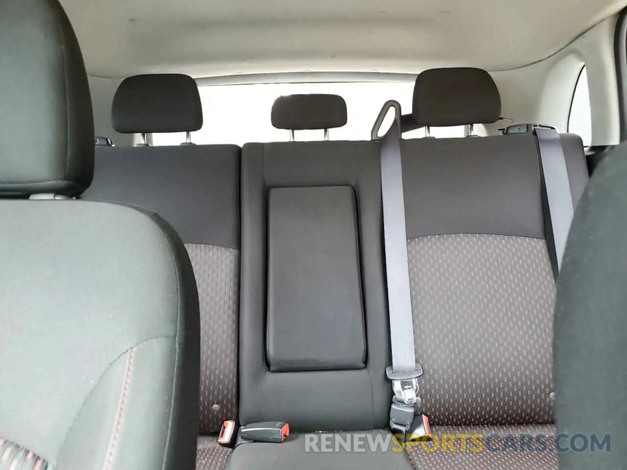 10 Photograph of a damaged car JA4AP3AU0KU035775 MITSUBISHI OUTLANDER 2019