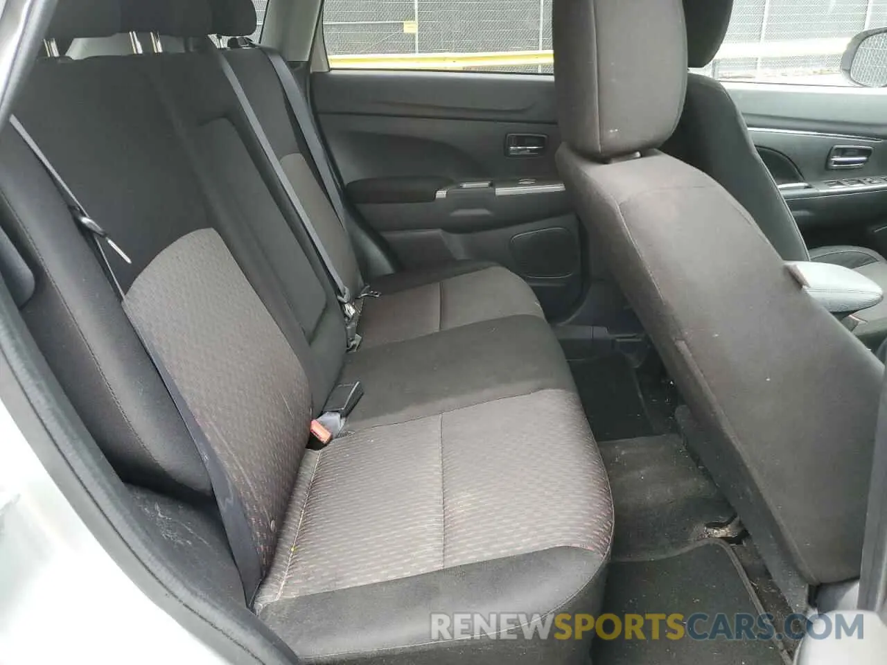 11 Photograph of a damaged car JA4AP3AU0KU035775 MITSUBISHI OUTLANDER 2019