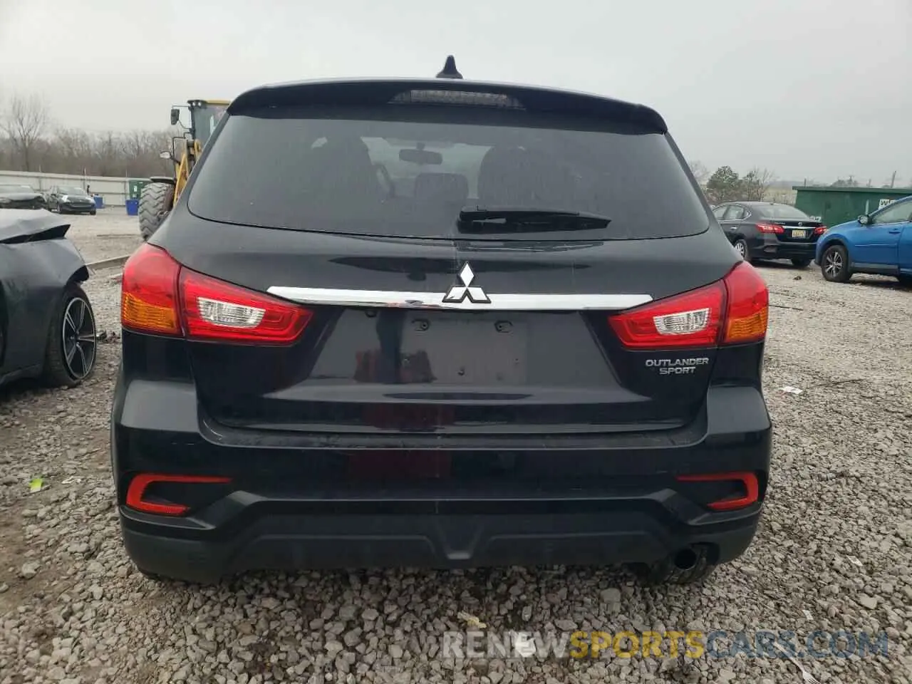 6 Photograph of a damaged car JA4AP3AU1KU001666 MITSUBISHI OUTLANDER 2019