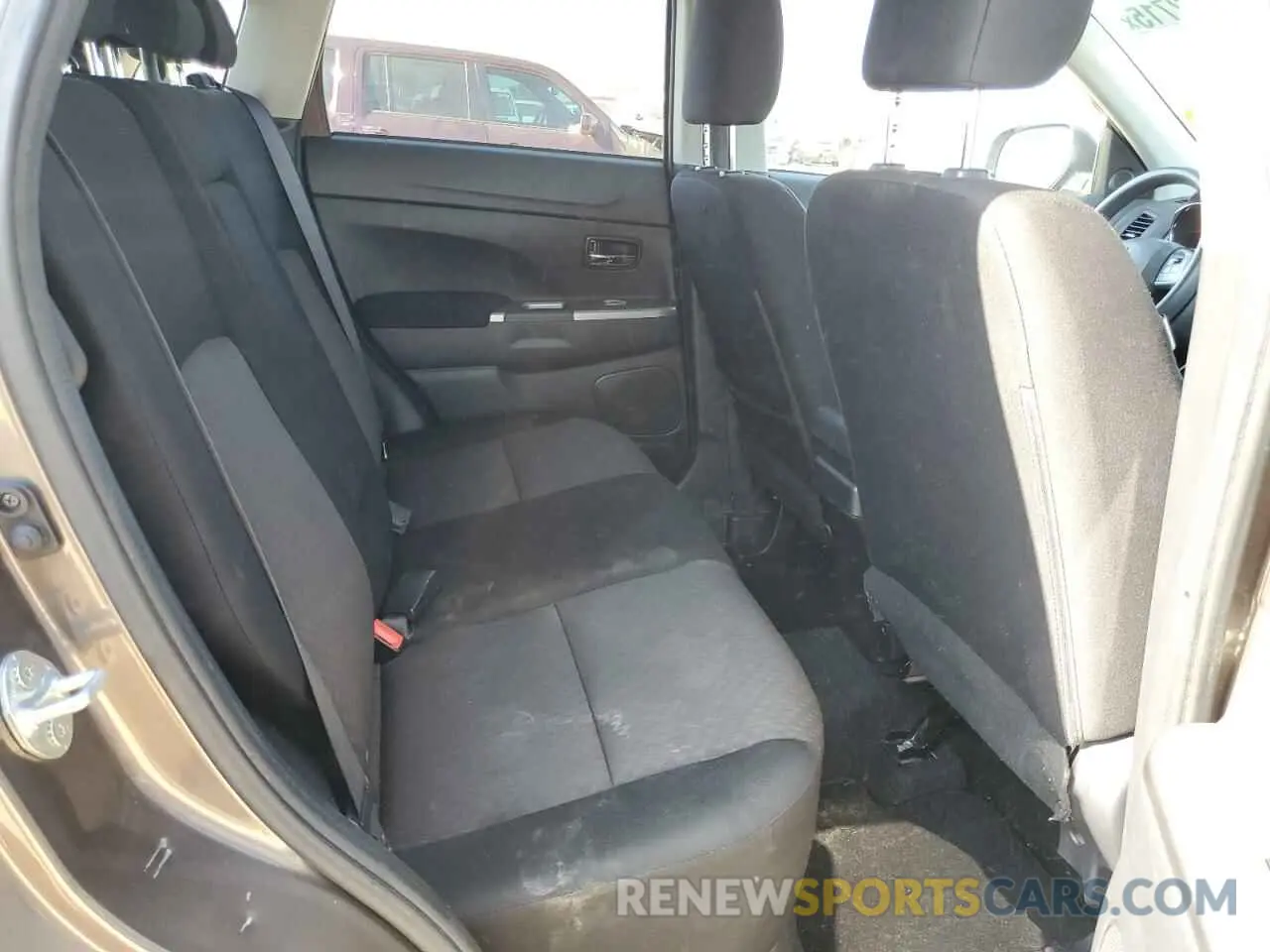 11 Photograph of a damaged car JA4AP3AU1KU009069 MITSUBISHI OUTLANDER 2019