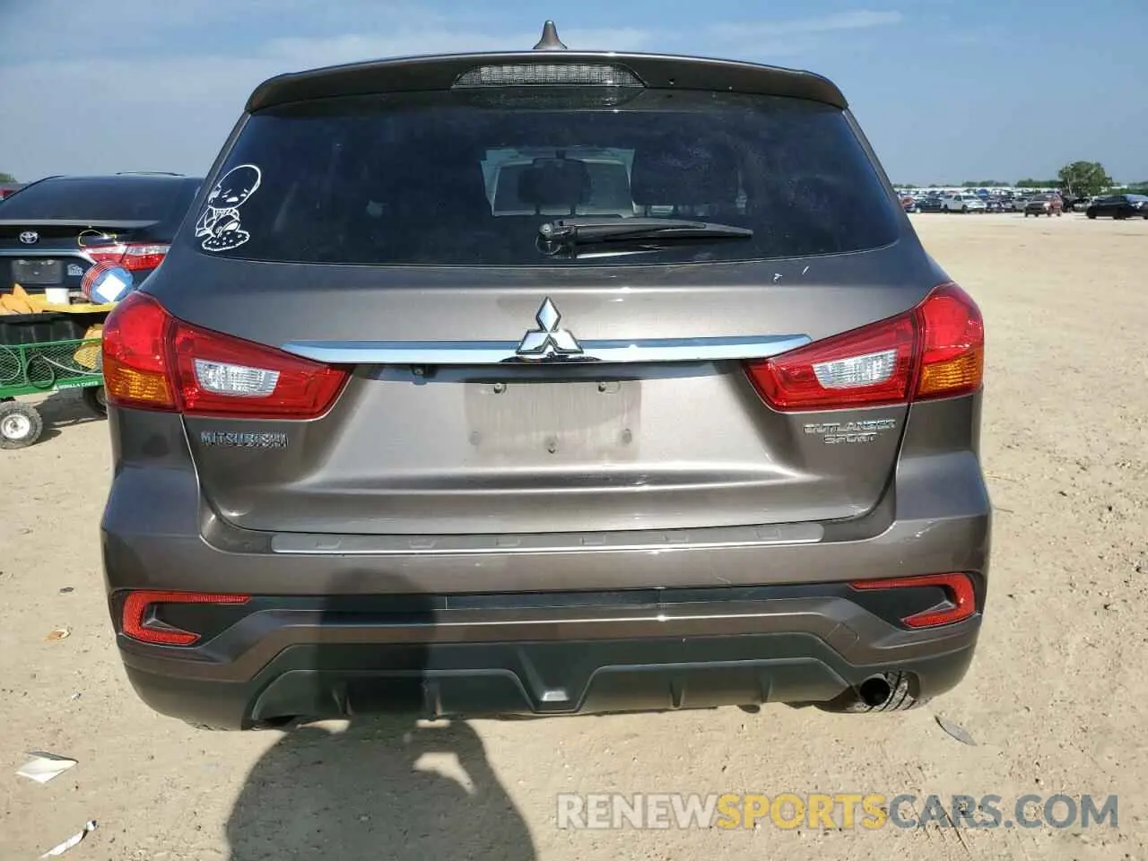 6 Photograph of a damaged car JA4AP3AU1KU009069 MITSUBISHI OUTLANDER 2019