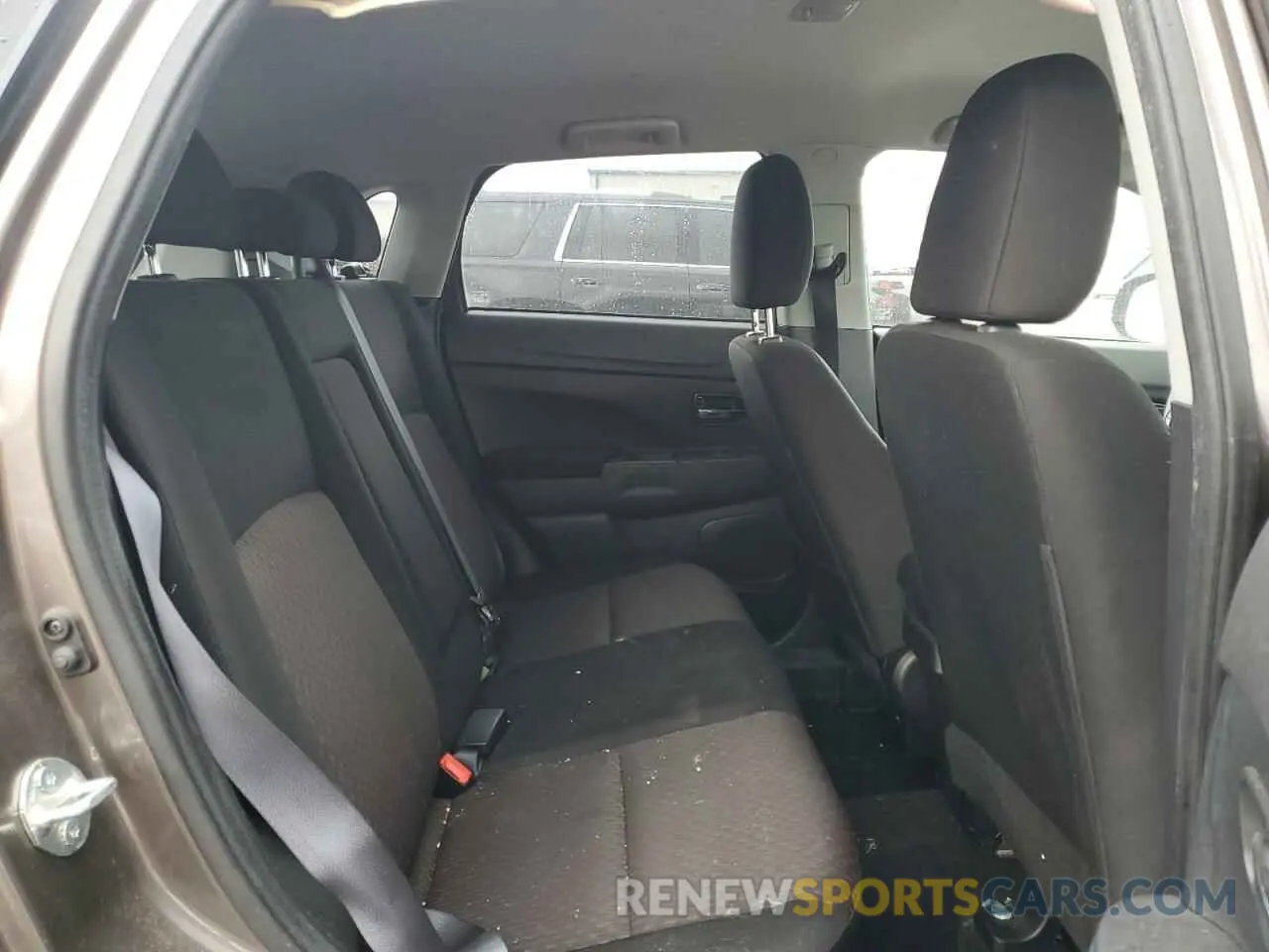 10 Photograph of a damaged car JA4AP3AU1KU010187 MITSUBISHI OUTLANDER 2019