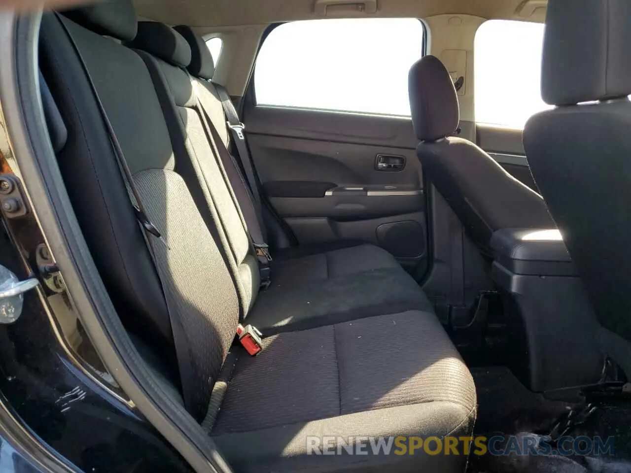 11 Photograph of a damaged car JA4AP3AU1KU034554 MITSUBISHI OUTLANDER 2019