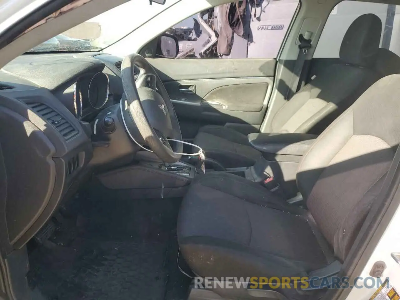 7 Photograph of a damaged car JA4AP3AU2KU005452 MITSUBISHI OUTLANDER 2019