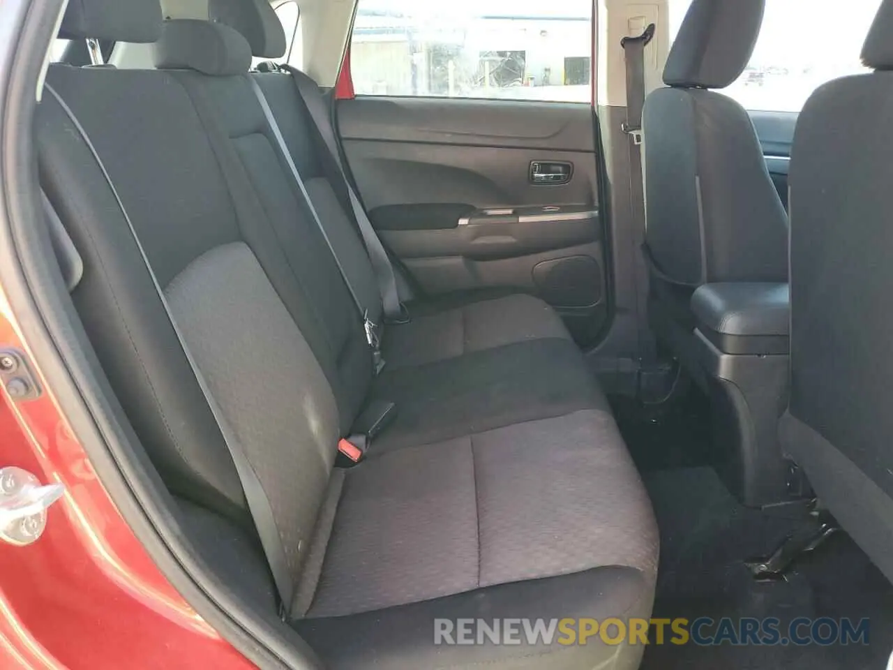 12 Photograph of a damaged car JA4AP3AU3KU005377 MITSUBISHI OUTLANDER 2019