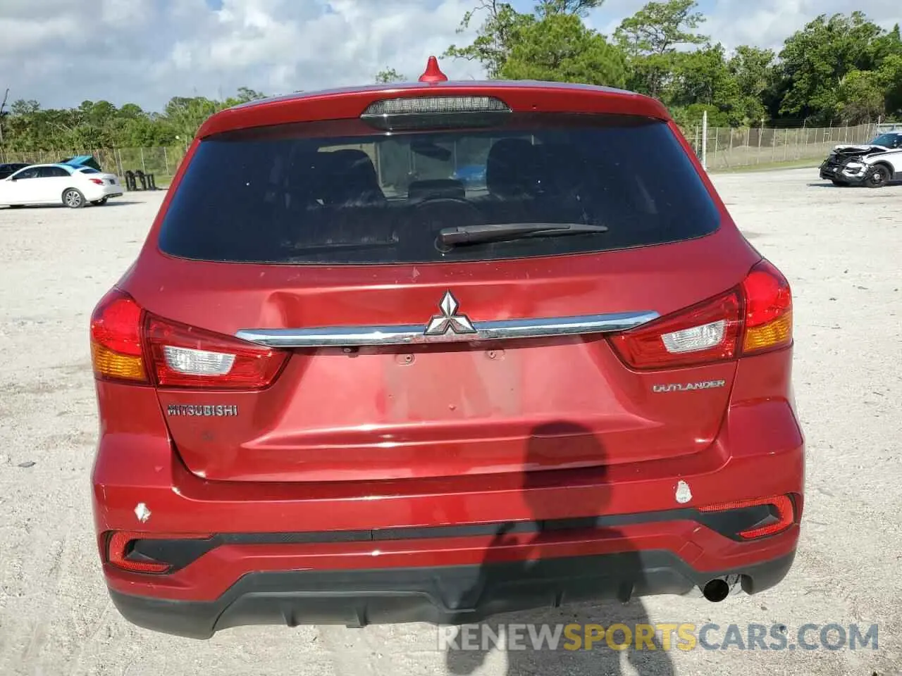 6 Photograph of a damaged car JA4AP3AU3KU005377 MITSUBISHI OUTLANDER 2019