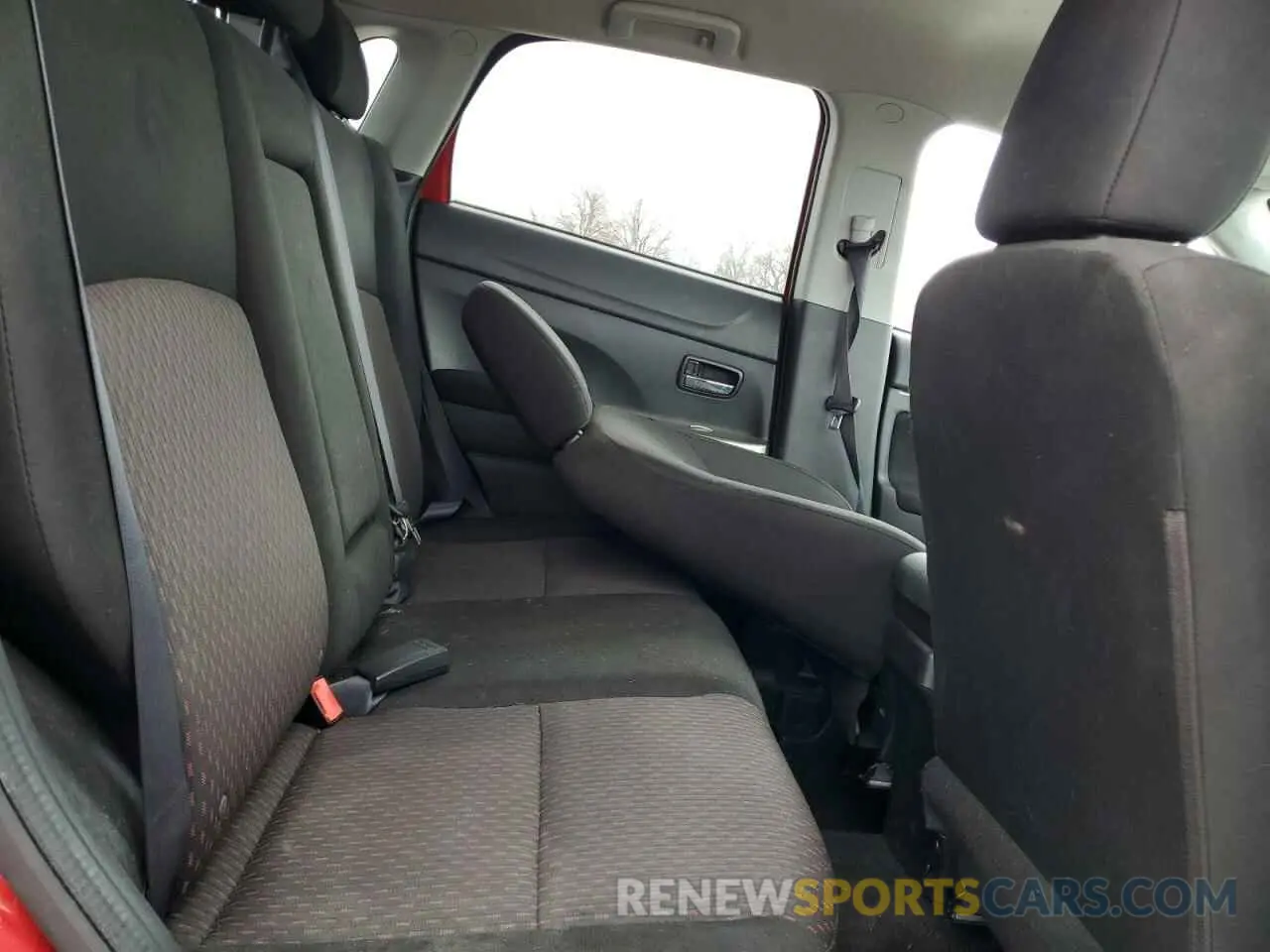 12 Photograph of a damaged car JA4AP3AU3KU030571 MITSUBISHI OUTLANDER 2019