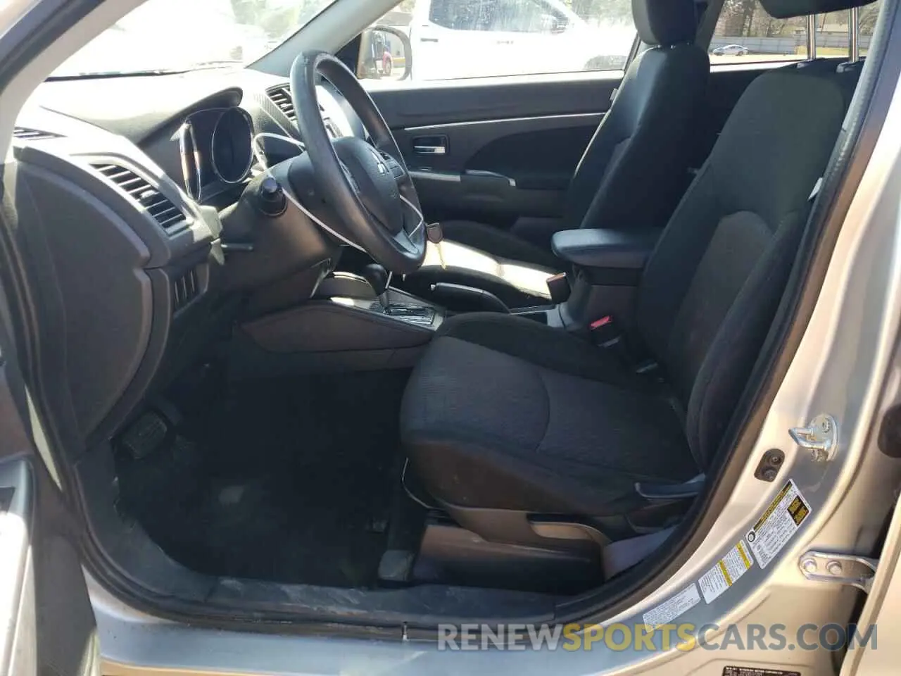 7 Photograph of a damaged car JA4AP3AU4KU011687 MITSUBISHI OUTLANDER 2019