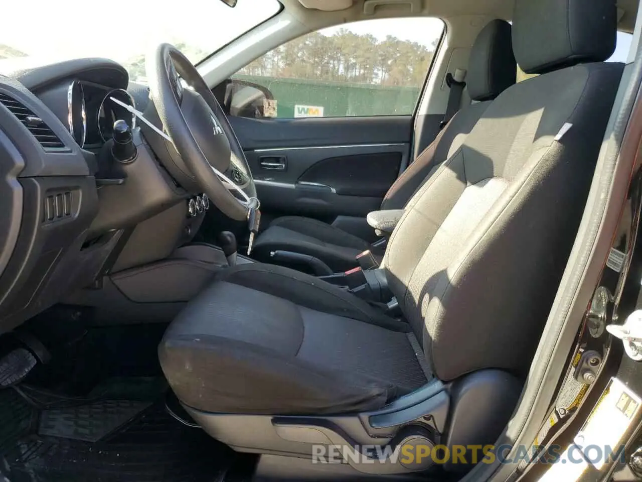 7 Photograph of a damaged car JA4AP3AU4KU020762 MITSUBISHI OUTLANDER 2019