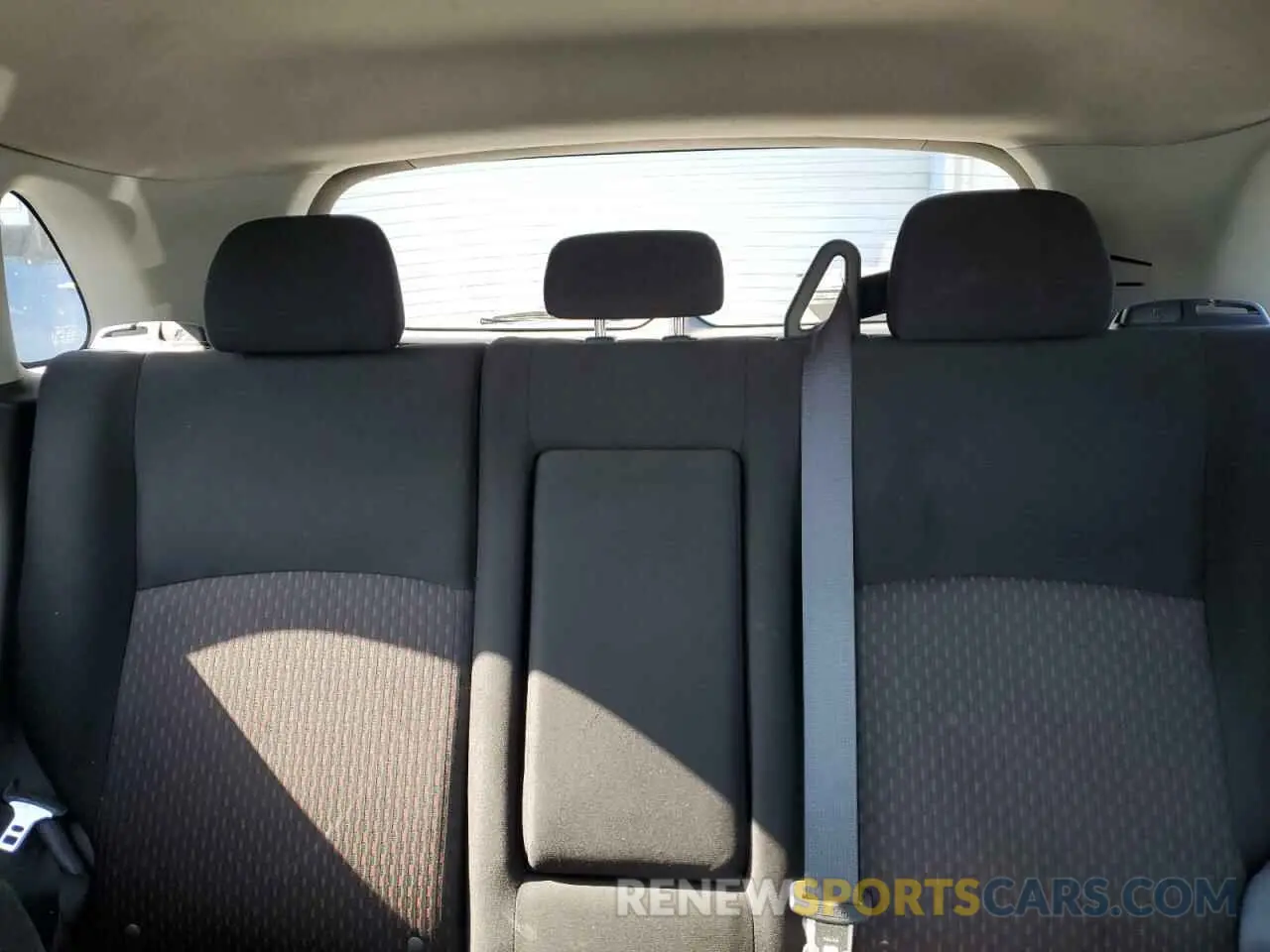 10 Photograph of a damaged car JA4AP3AU4KU033253 MITSUBISHI OUTLANDER 2019