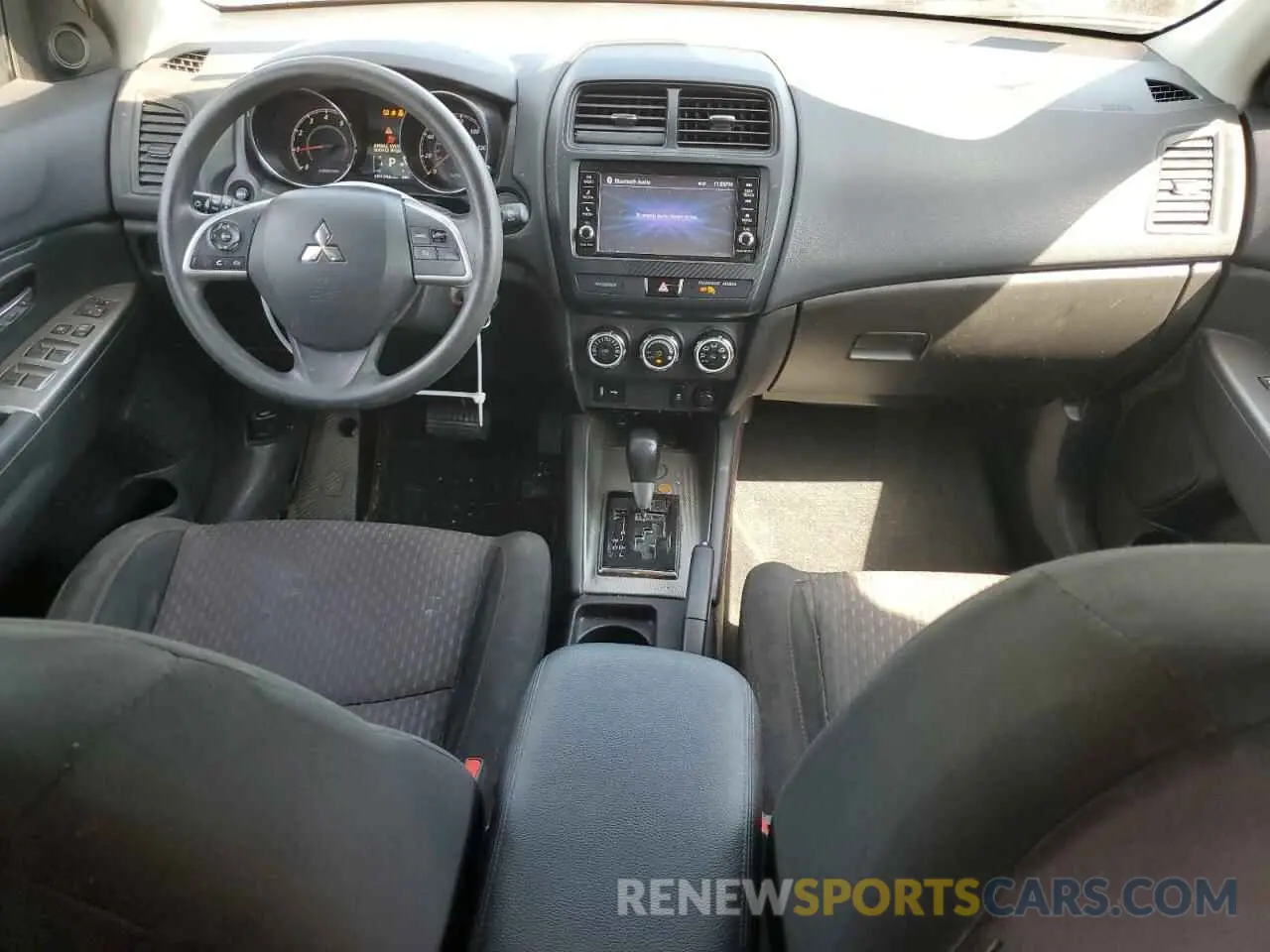 8 Photograph of a damaged car JA4AP3AU6KU002571 MITSUBISHI OUTLANDER 2019