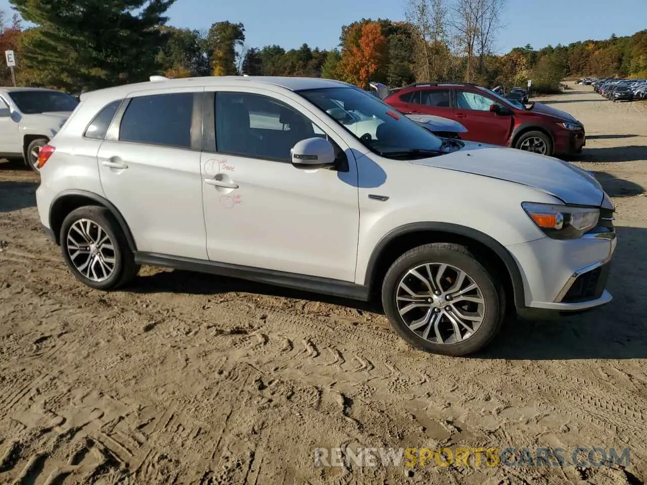 4 Photograph of a damaged car JA4AP3AU6KU003980 MITSUBISHI OUTLANDER 2019