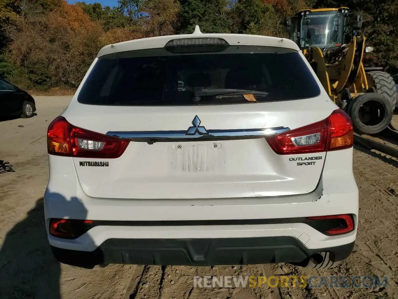6 Photograph of a damaged car JA4AP3AU6KU003980 MITSUBISHI OUTLANDER 2019