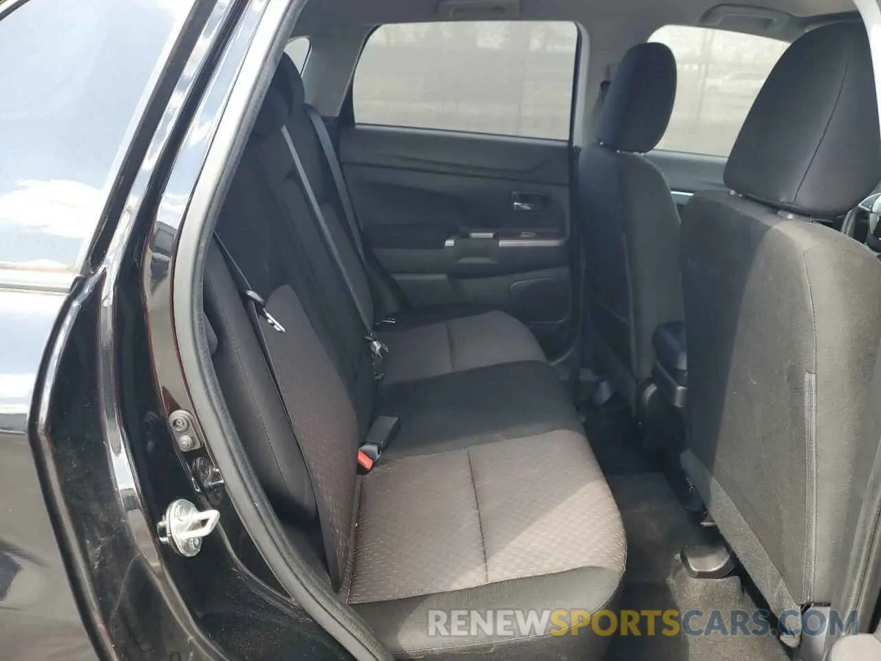11 Photograph of a damaged car JA4AP3AU6KU005969 MITSUBISHI OUTLANDER 2019