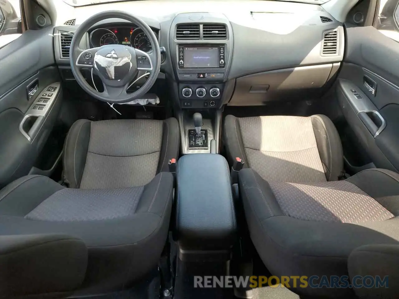 8 Photograph of a damaged car JA4AP3AU6KU005969 MITSUBISHI OUTLANDER 2019