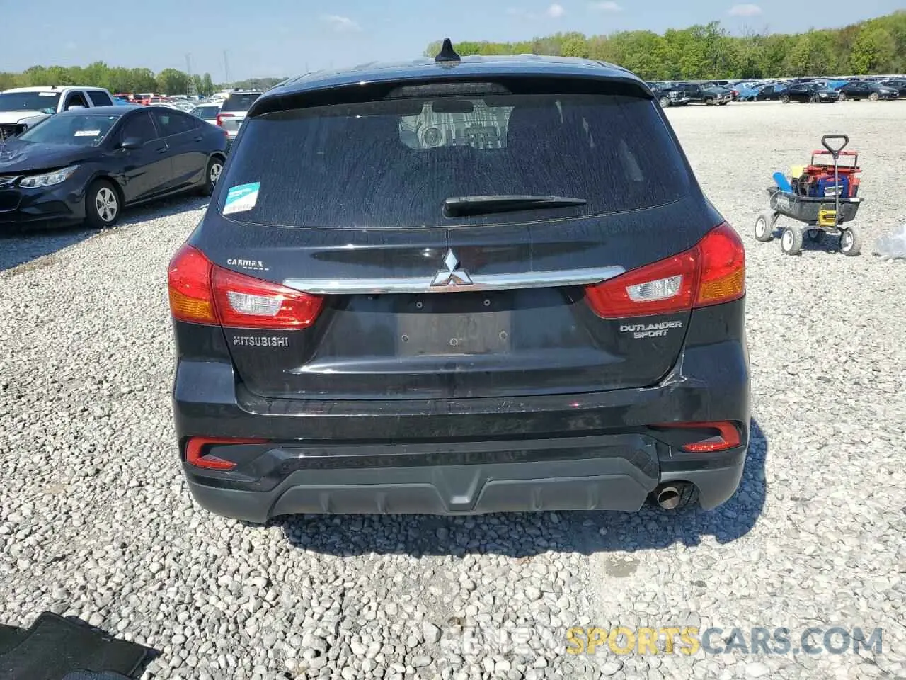 6 Photograph of a damaged car JA4AP3AU6KU006815 MITSUBISHI OUTLANDER 2019