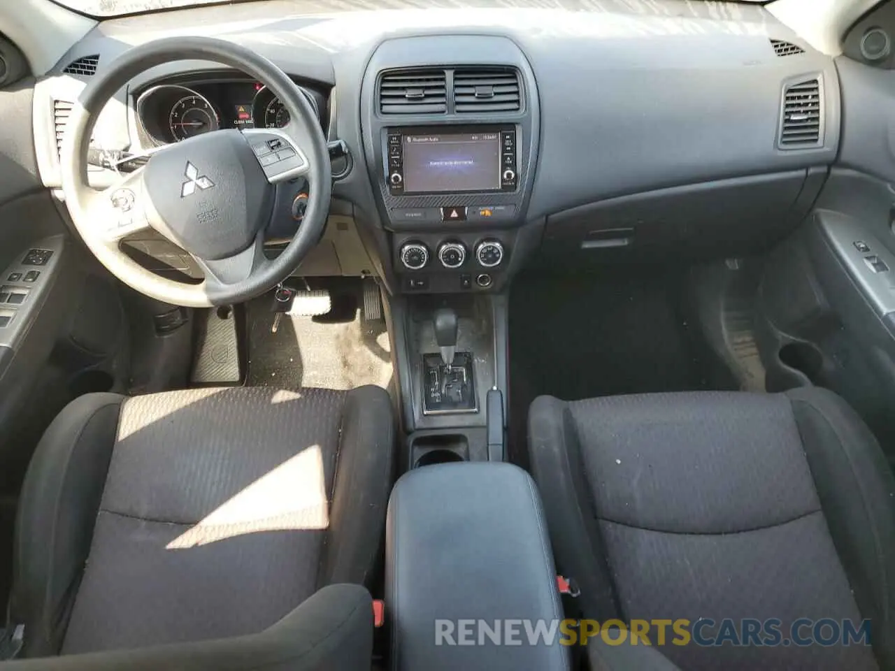 8 Photograph of a damaged car JA4AP3AU6KU006815 MITSUBISHI OUTLANDER 2019
