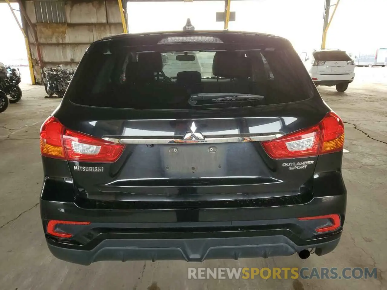 6 Photograph of a damaged car JA4AP3AU6KU018186 MITSUBISHI OUTLANDER 2019