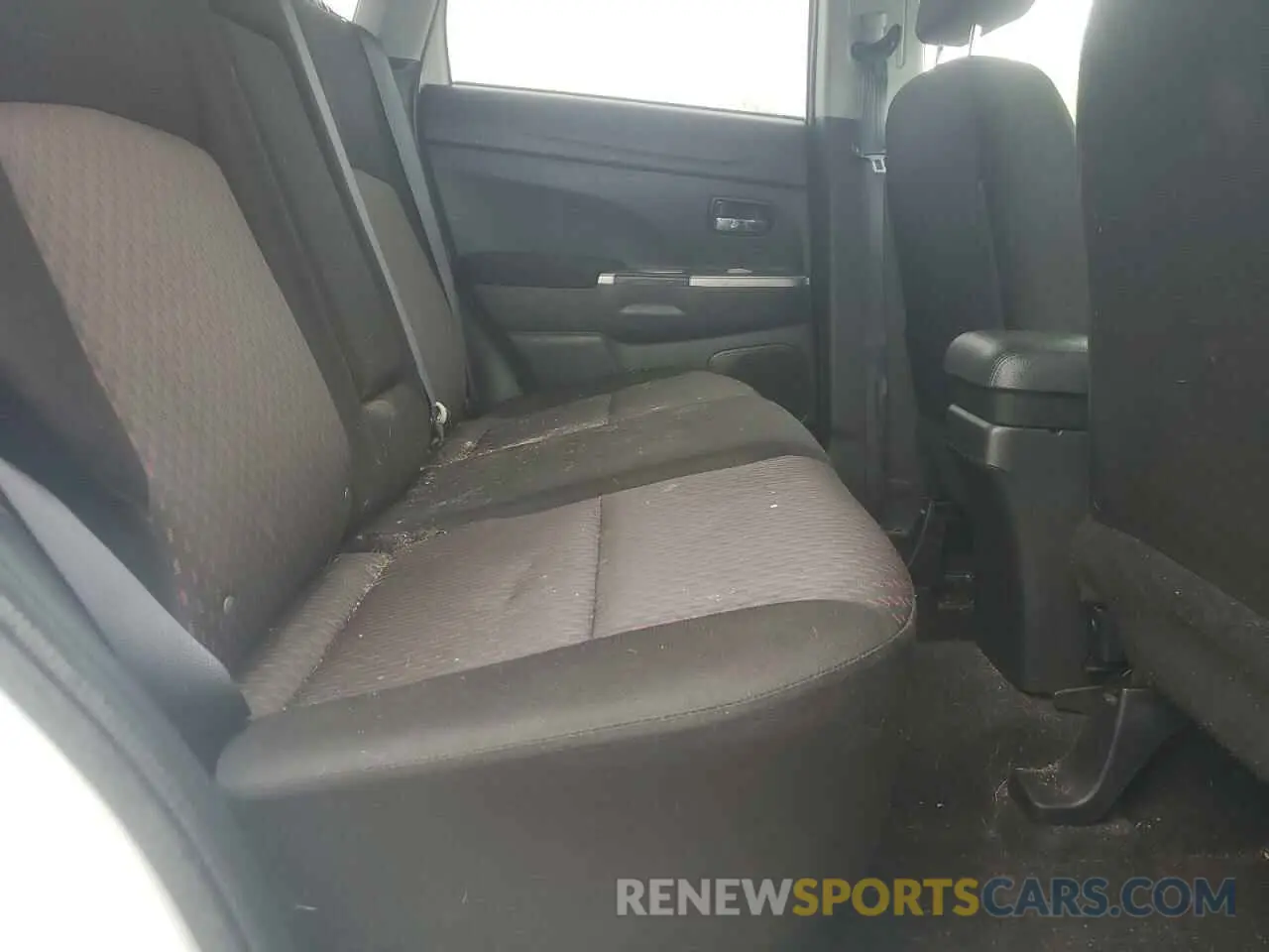 11 Photograph of a damaged car JA4AP3AU6KU033285 MITSUBISHI OUTLANDER 2019