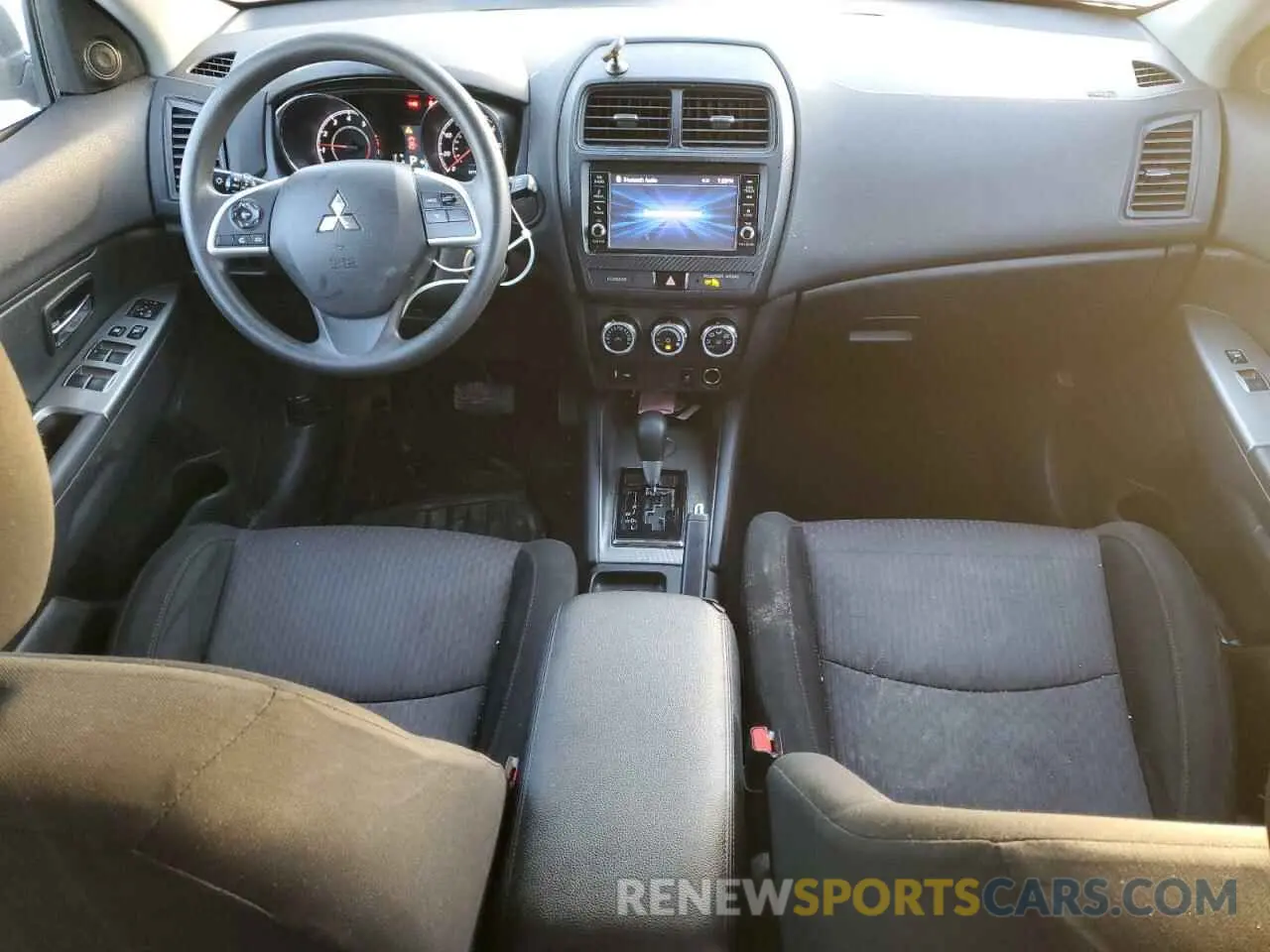 8 Photograph of a damaged car JA4AP3AU7KU002918 MITSUBISHI OUTLANDER 2019
