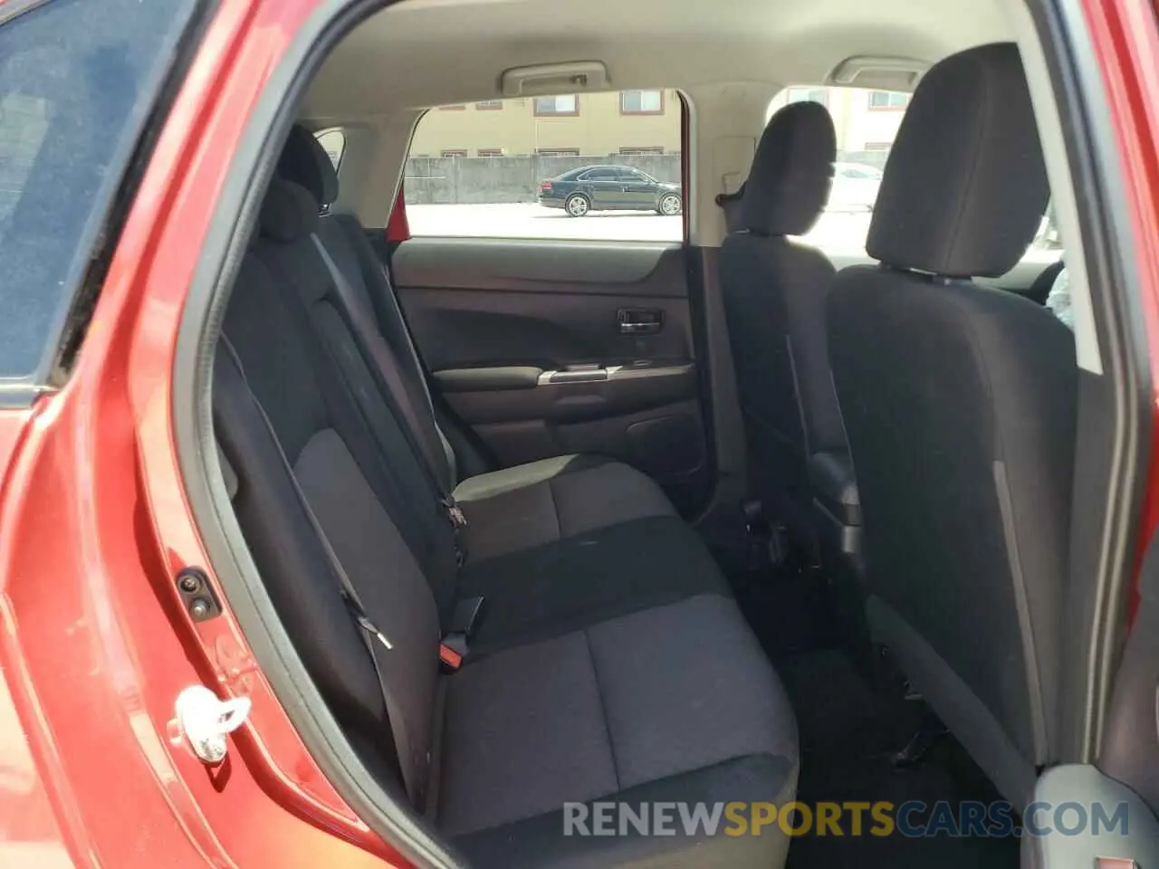 11 Photograph of a damaged car JA4AP3AU7KU006760 MITSUBISHI OUTLANDER 2019